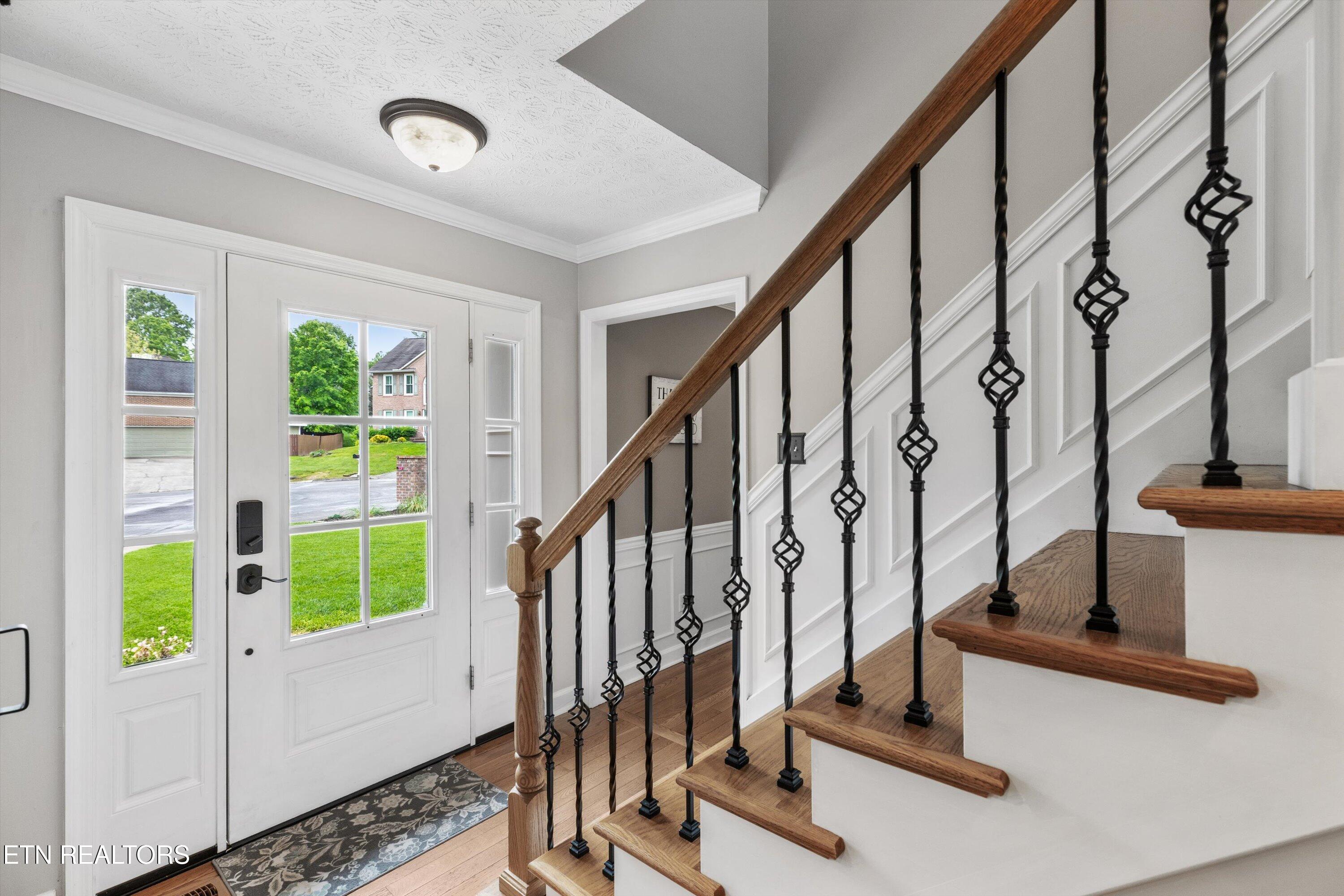 1216 Hollow Ridge Lane