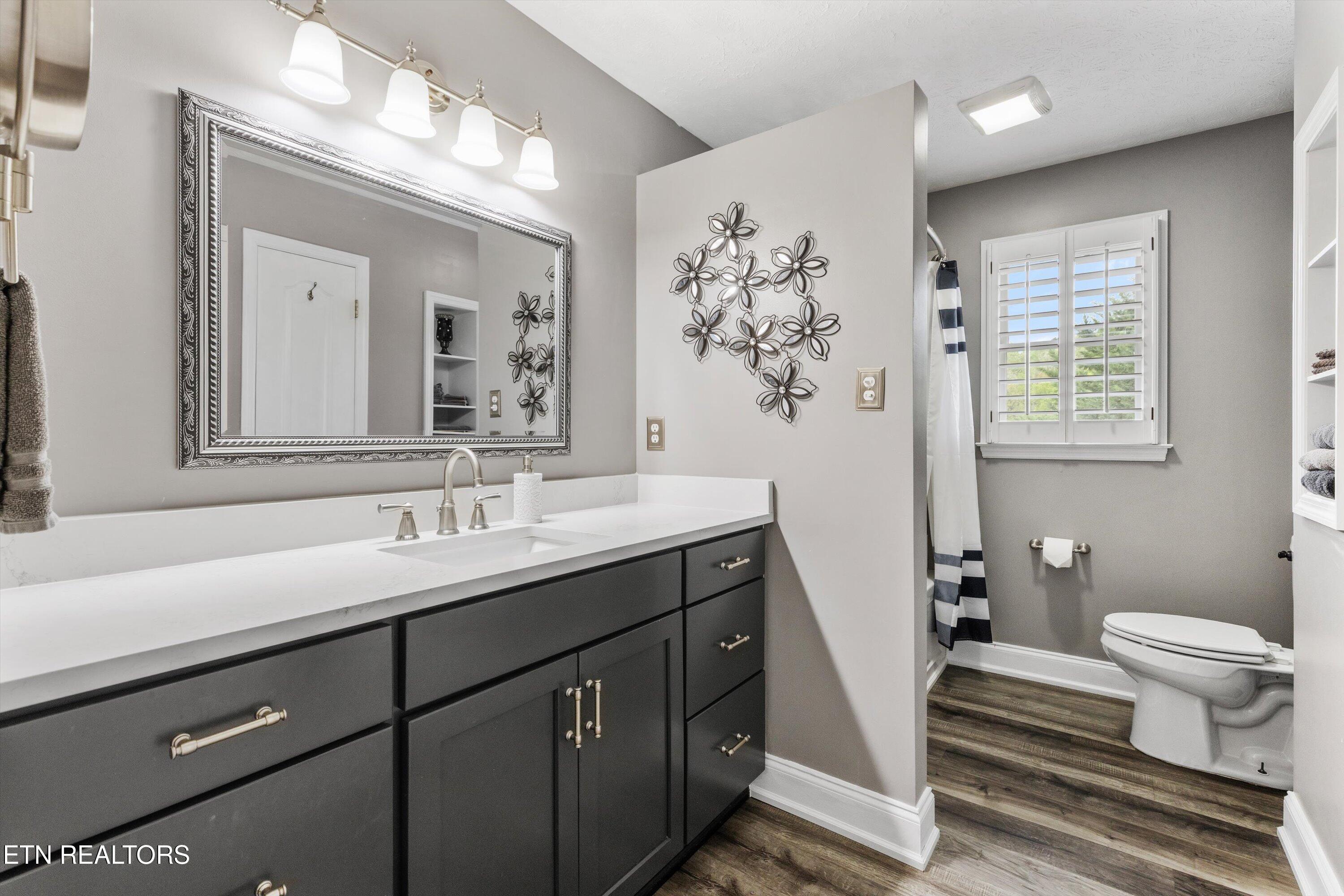 1216 Hollow Ridge Lane