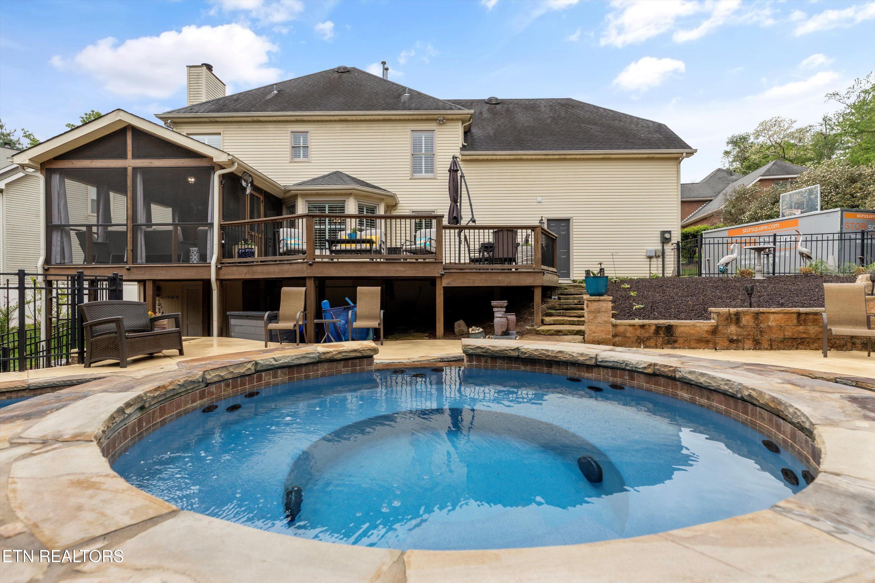1216 Hollow Ridge Lane