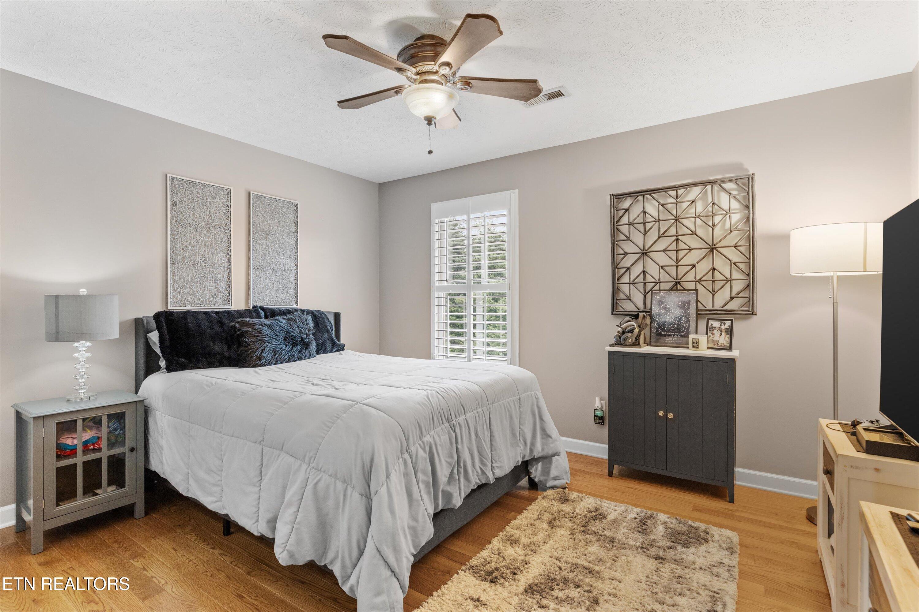1216 Hollow Ridge Lane