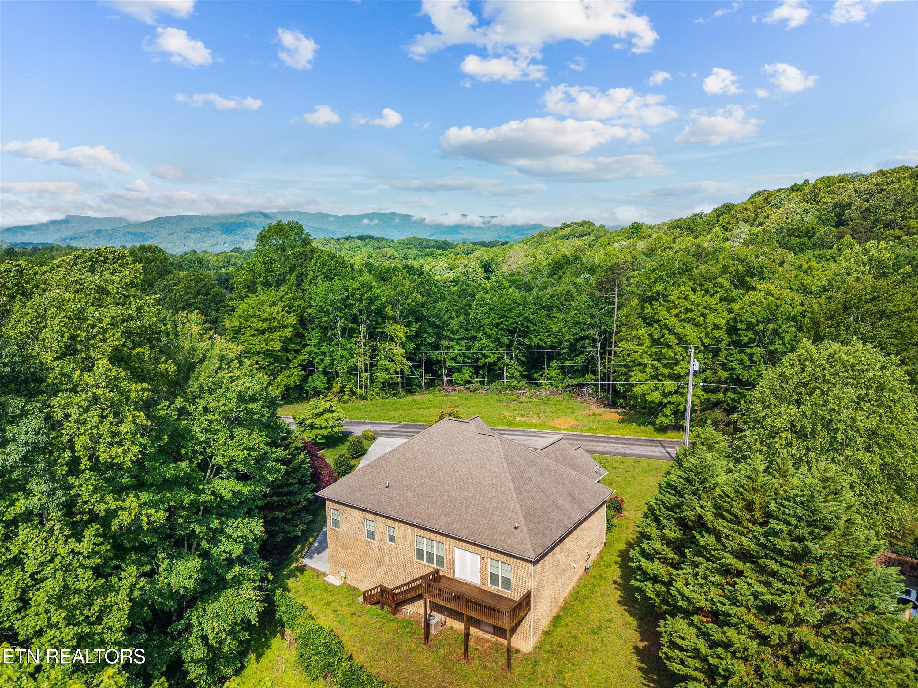 211 Timberland Trail Lane
