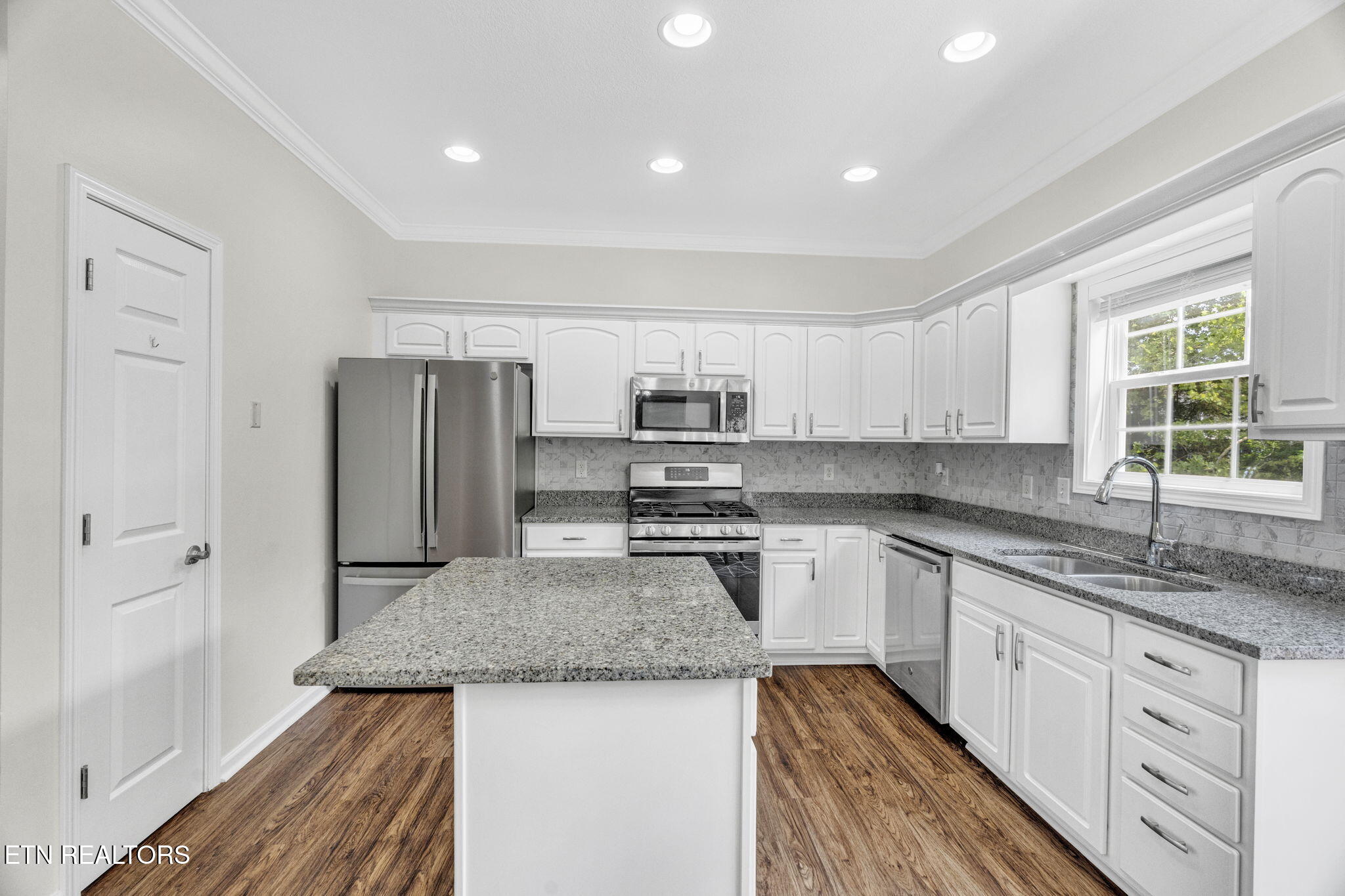 4512 Everwood Oak Lane