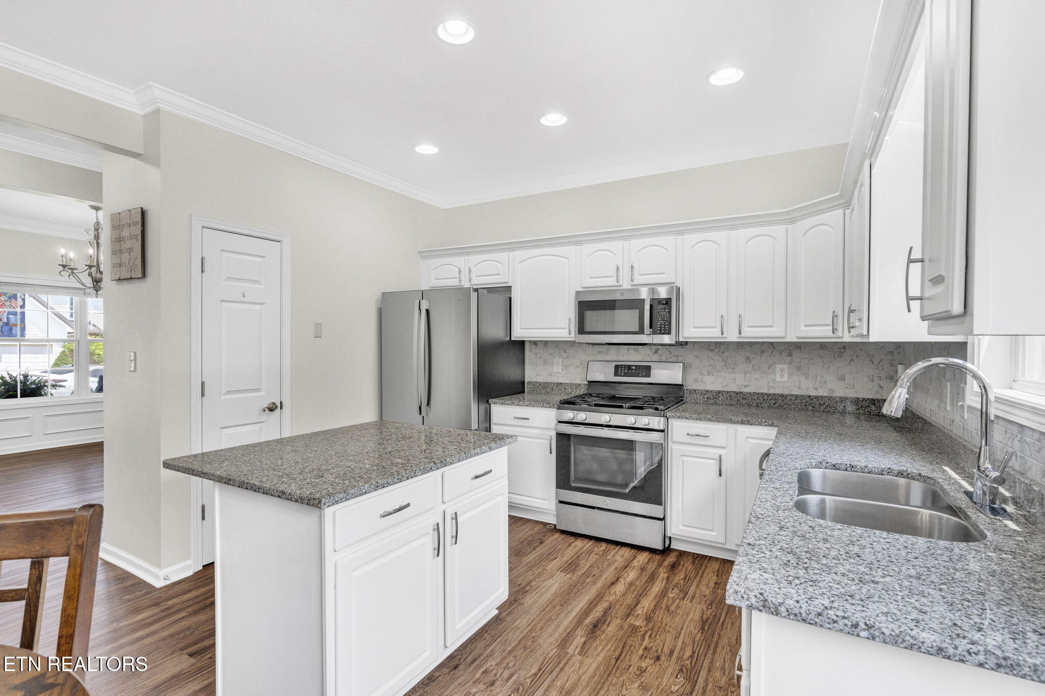 4512 Everwood Oak Lane