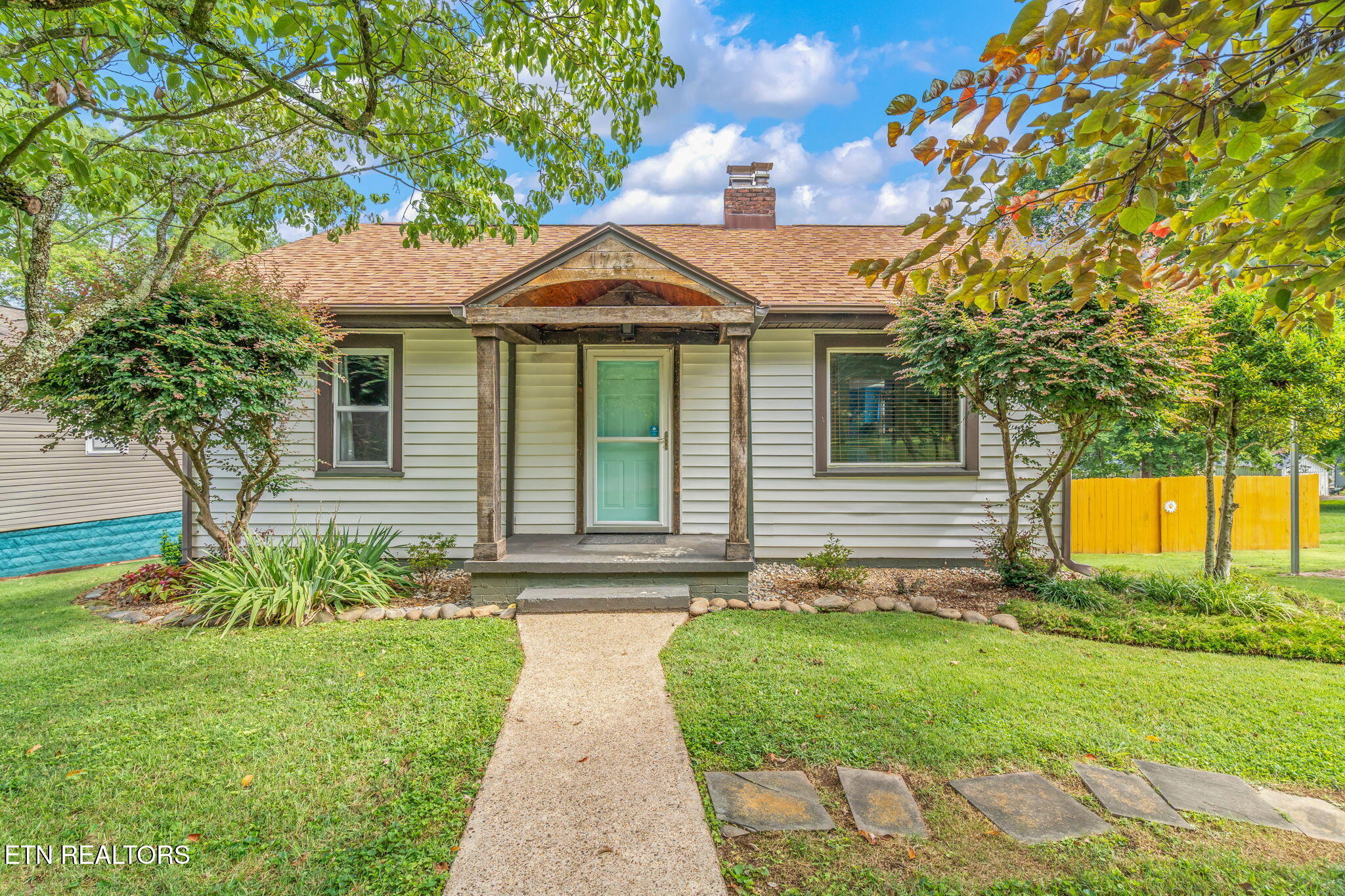 1725 Allen Ave