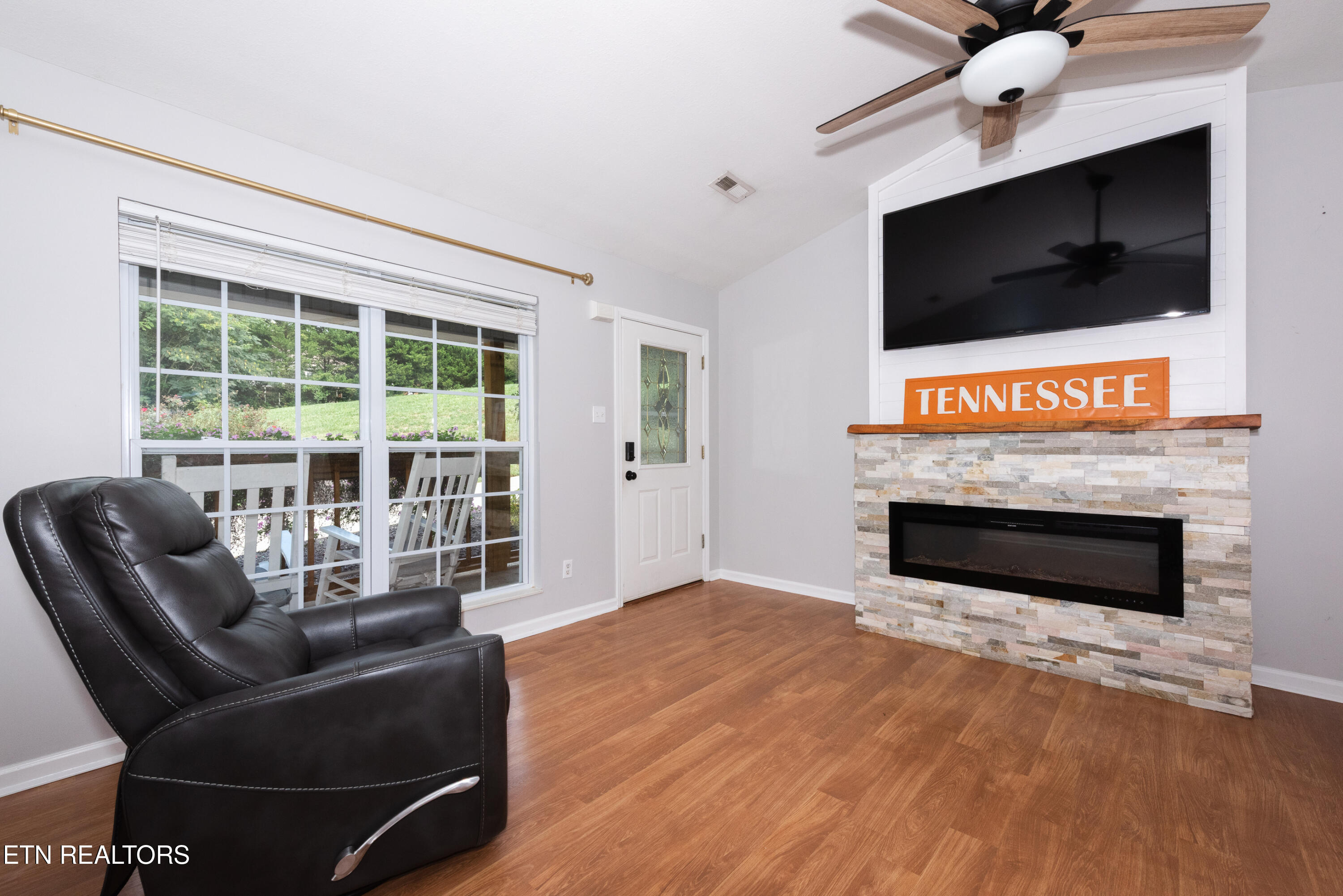 465 Asher Way
