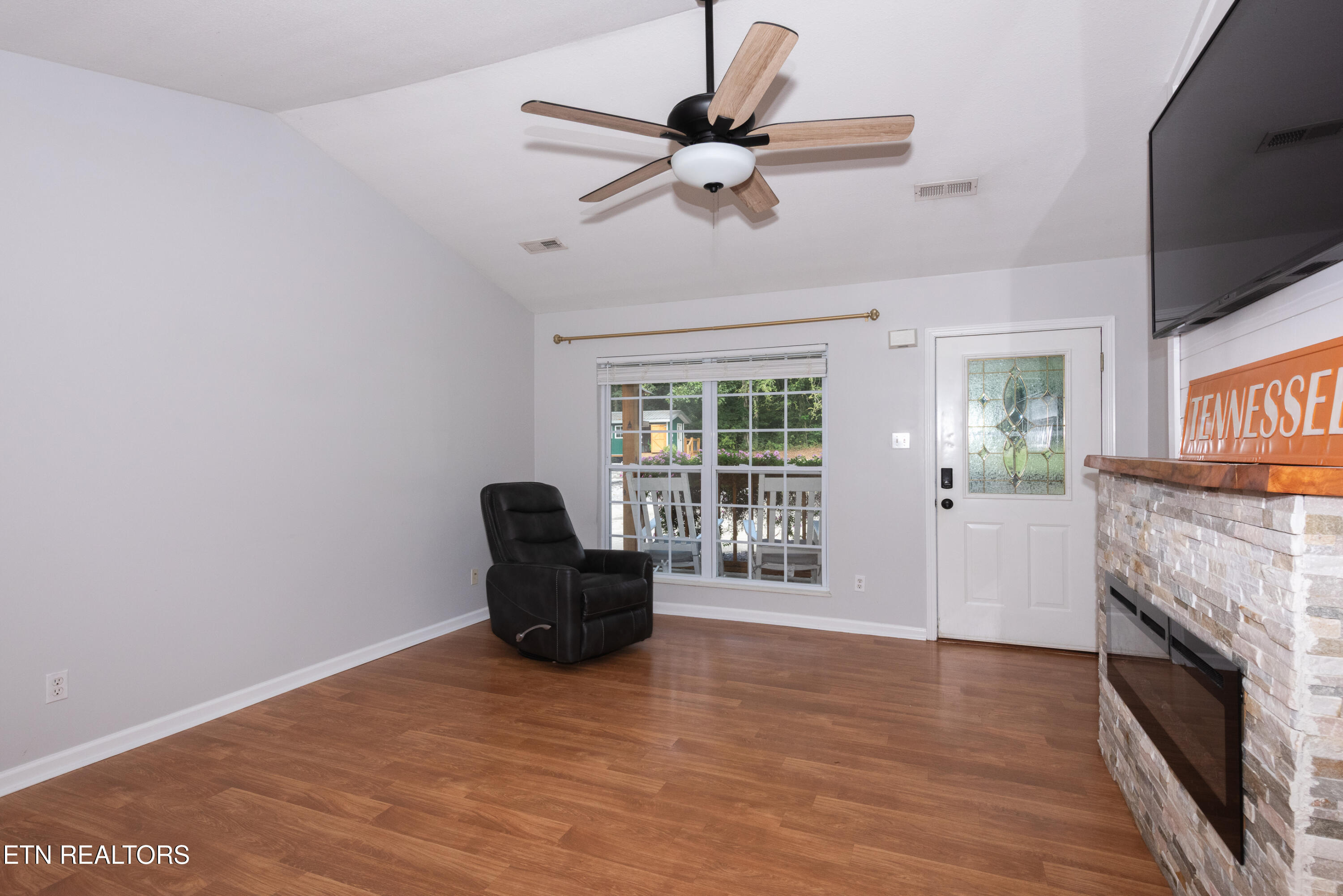 465 Asher Way