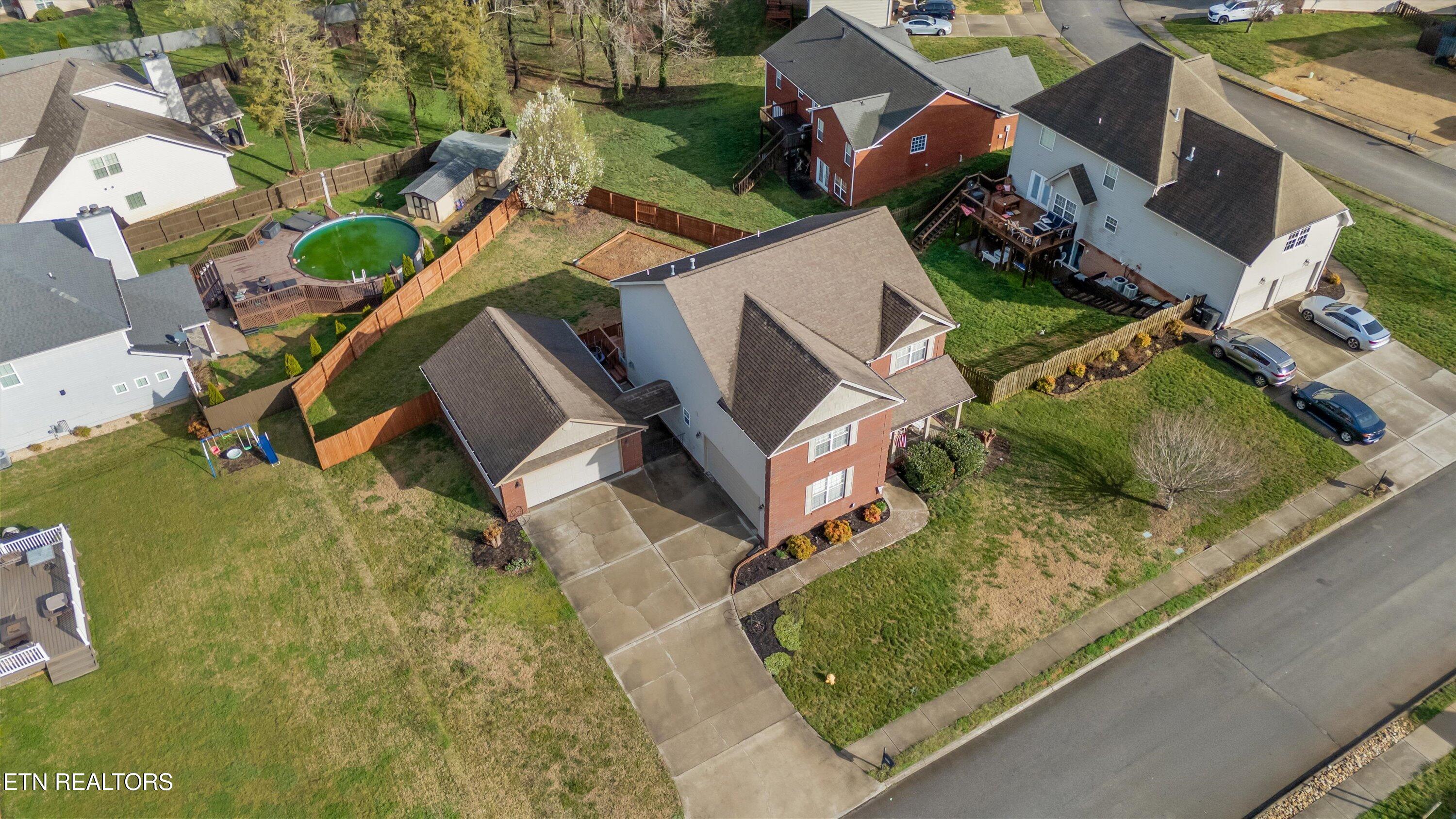 628 W Glenview Drive