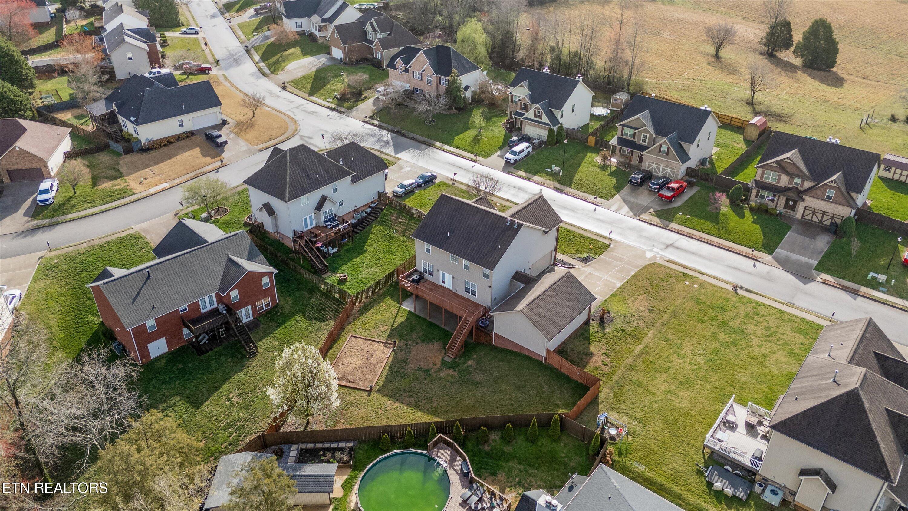 628 W Glenview Drive