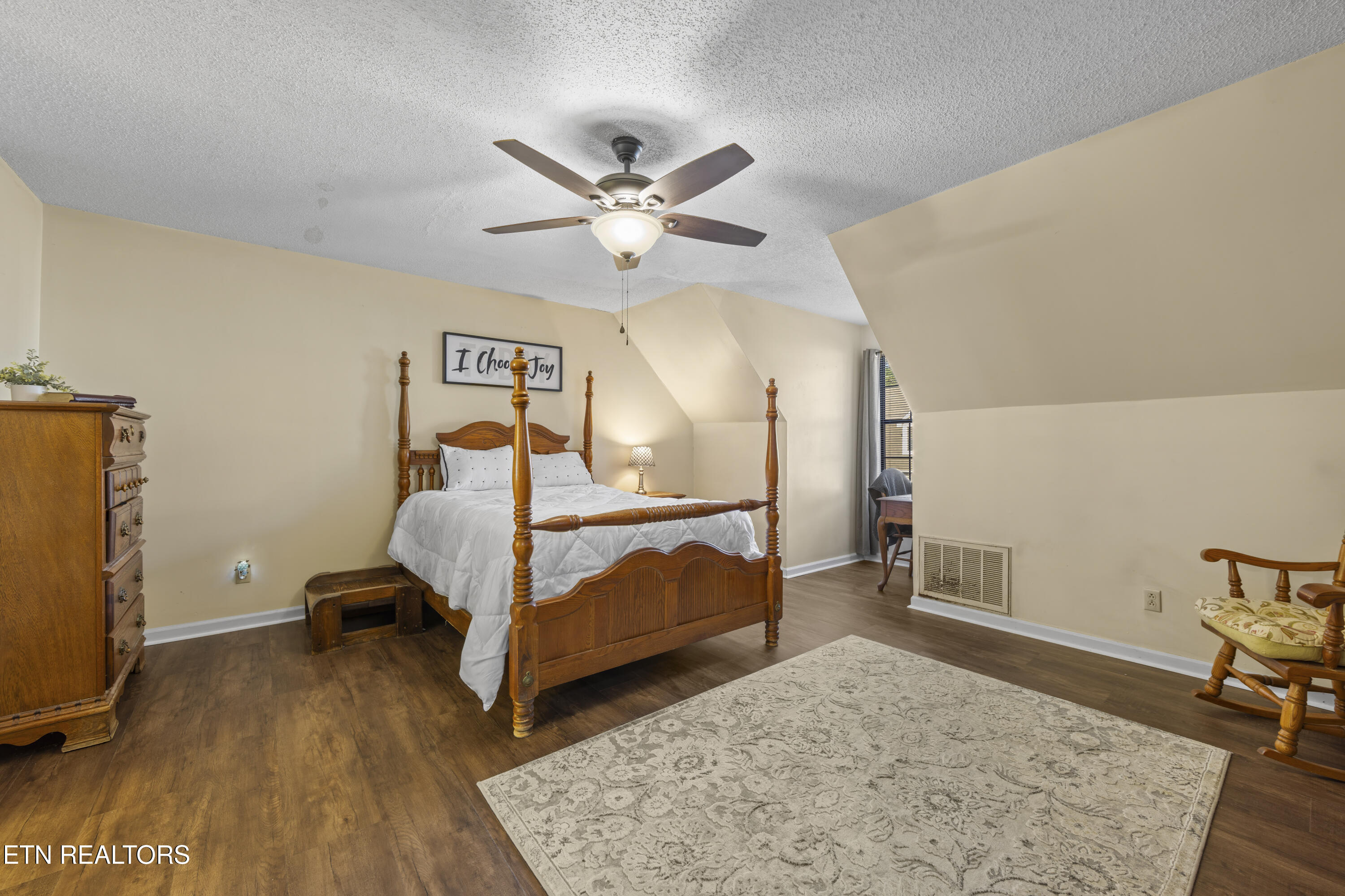 924 Chip Cove Lane, Knoxville