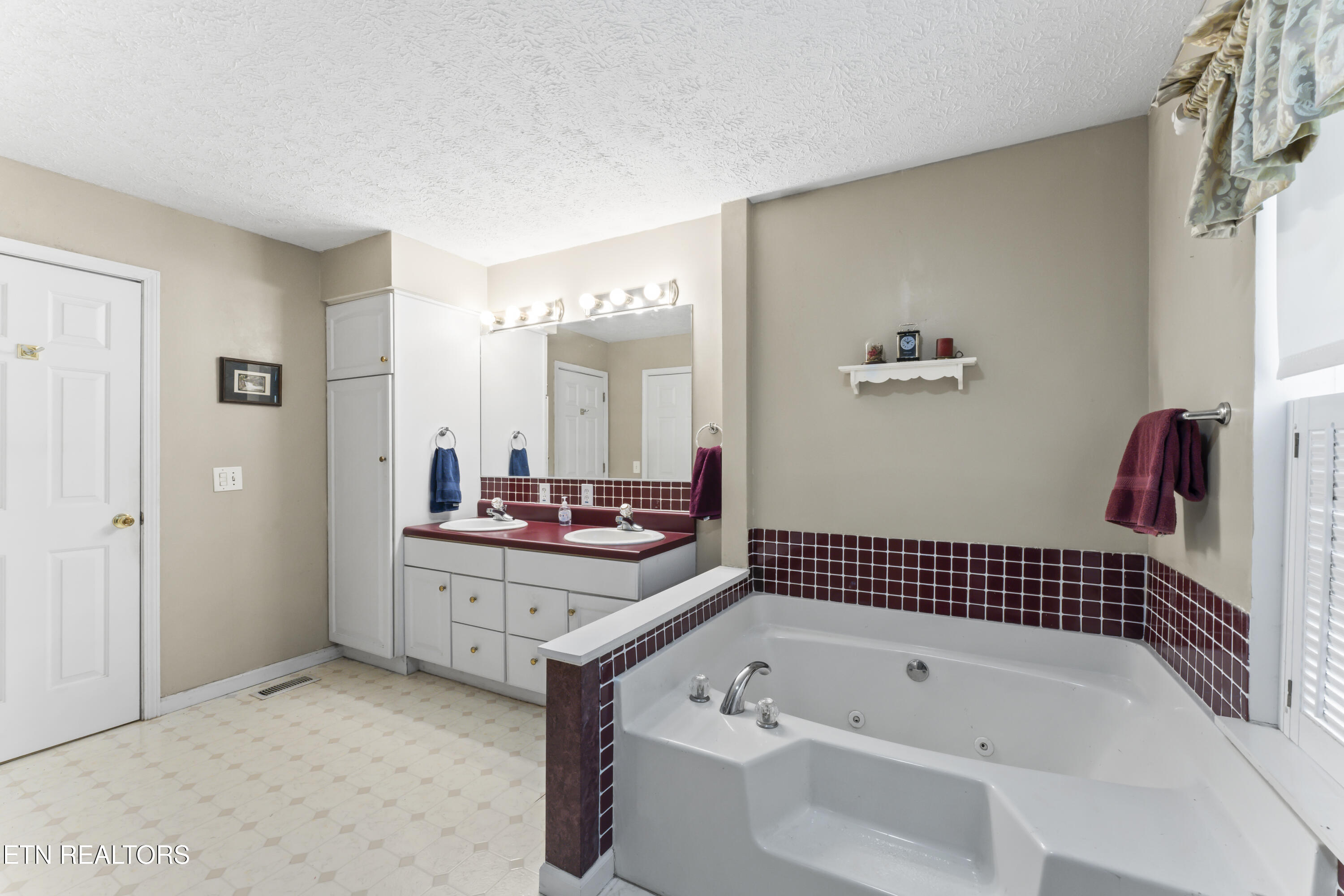 10077 Westland Drive