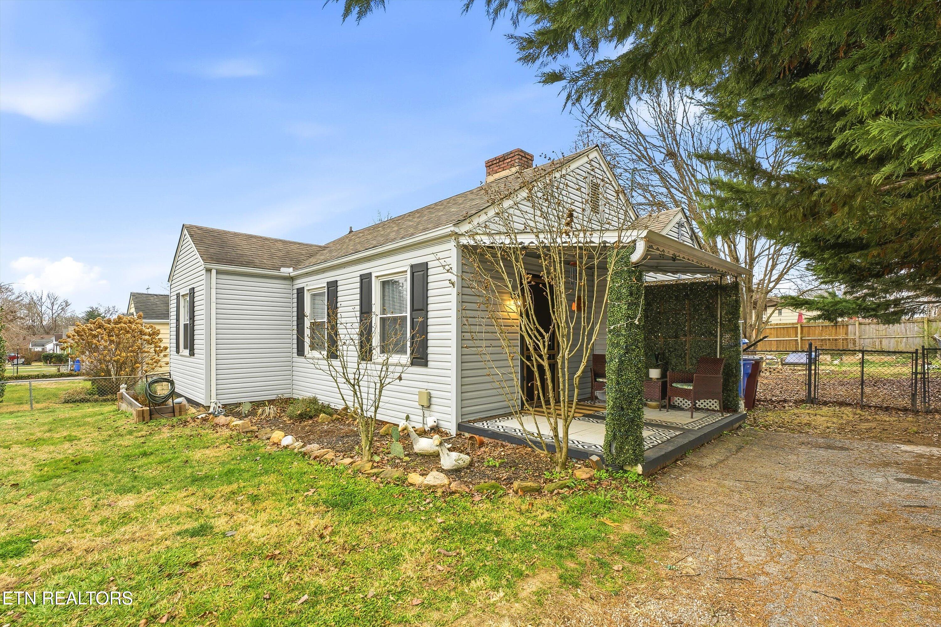 1741 N Wright Rd