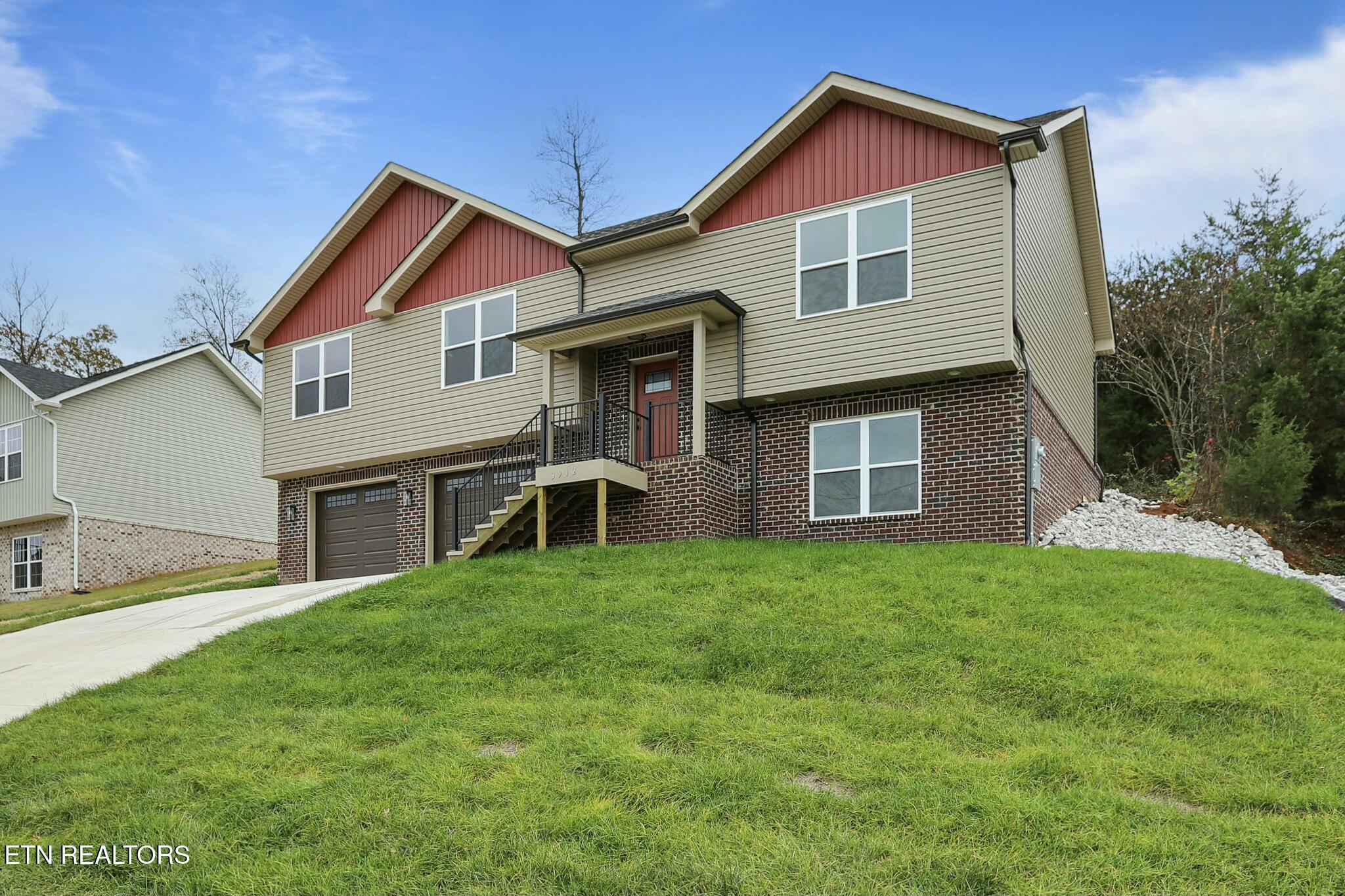 3912 Hillside Terrace Lane