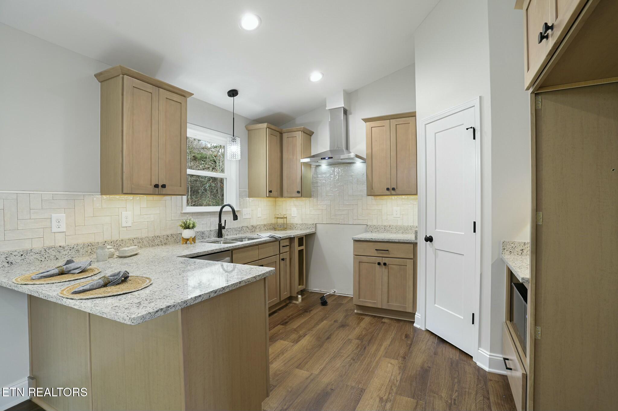 3912 Hillside Terrace Lane
