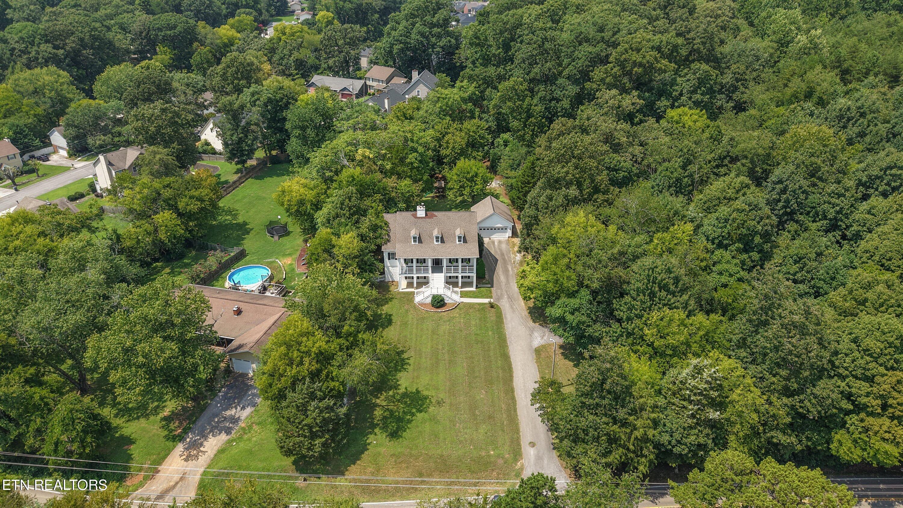 9913 Bluegrass Rd