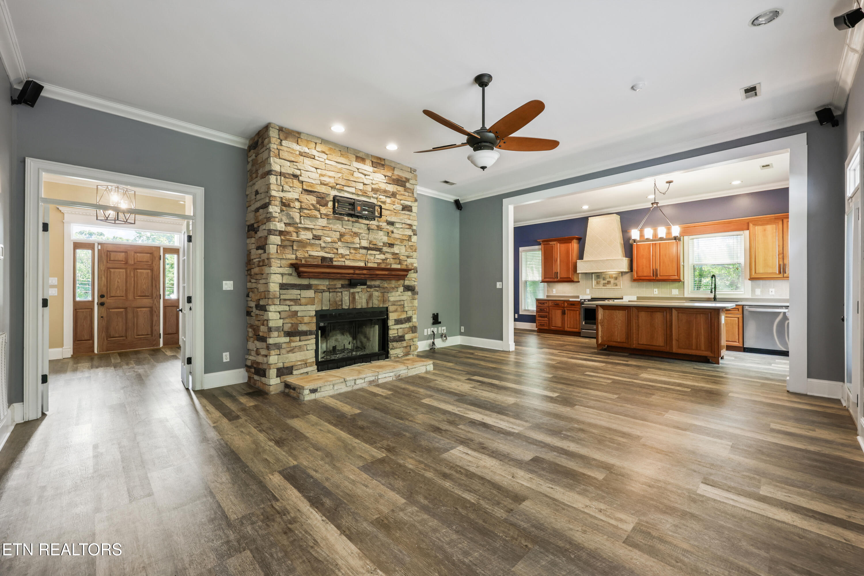 9913 Bluegrass Rd