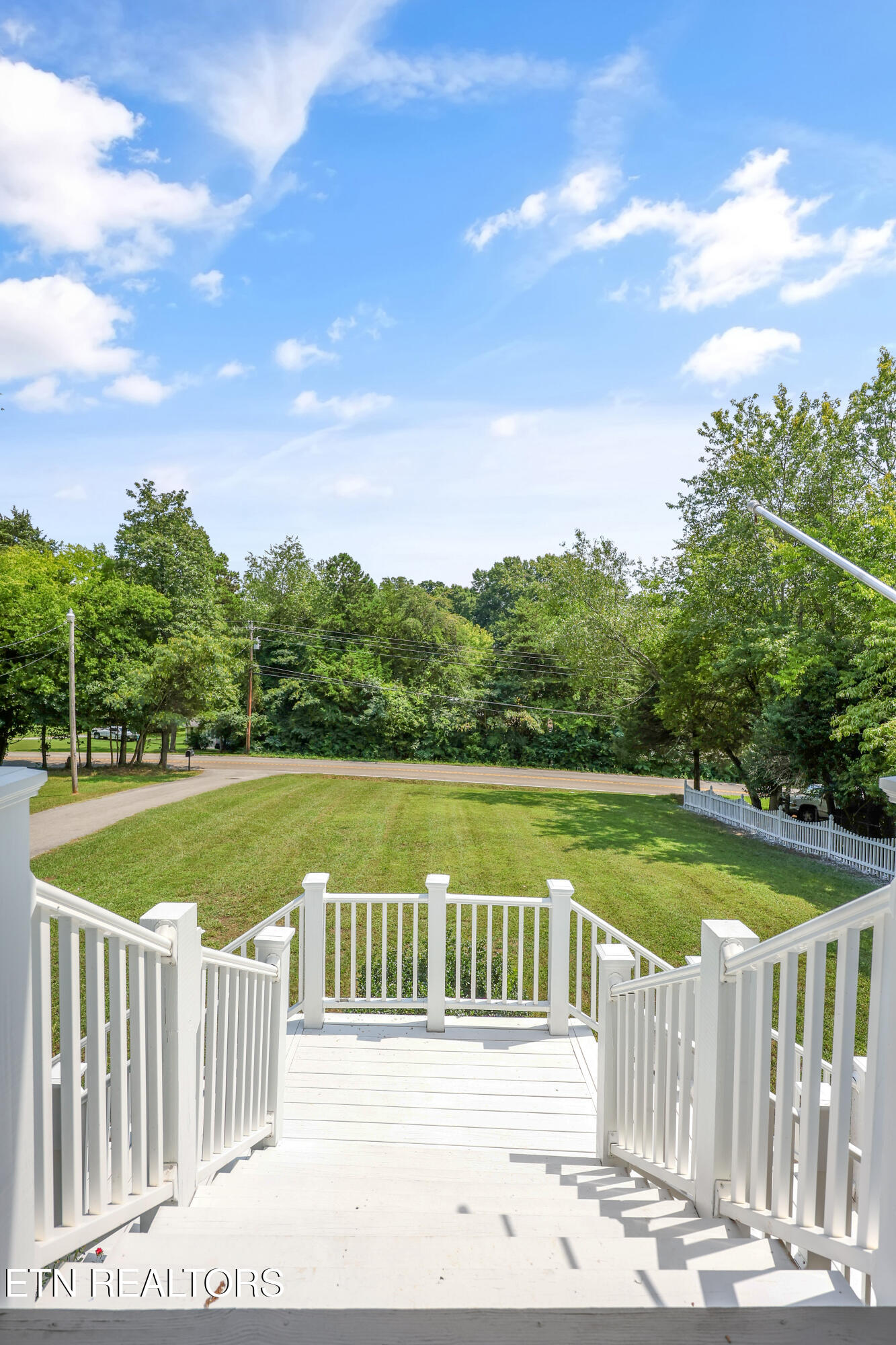 9913 Bluegrass Rd