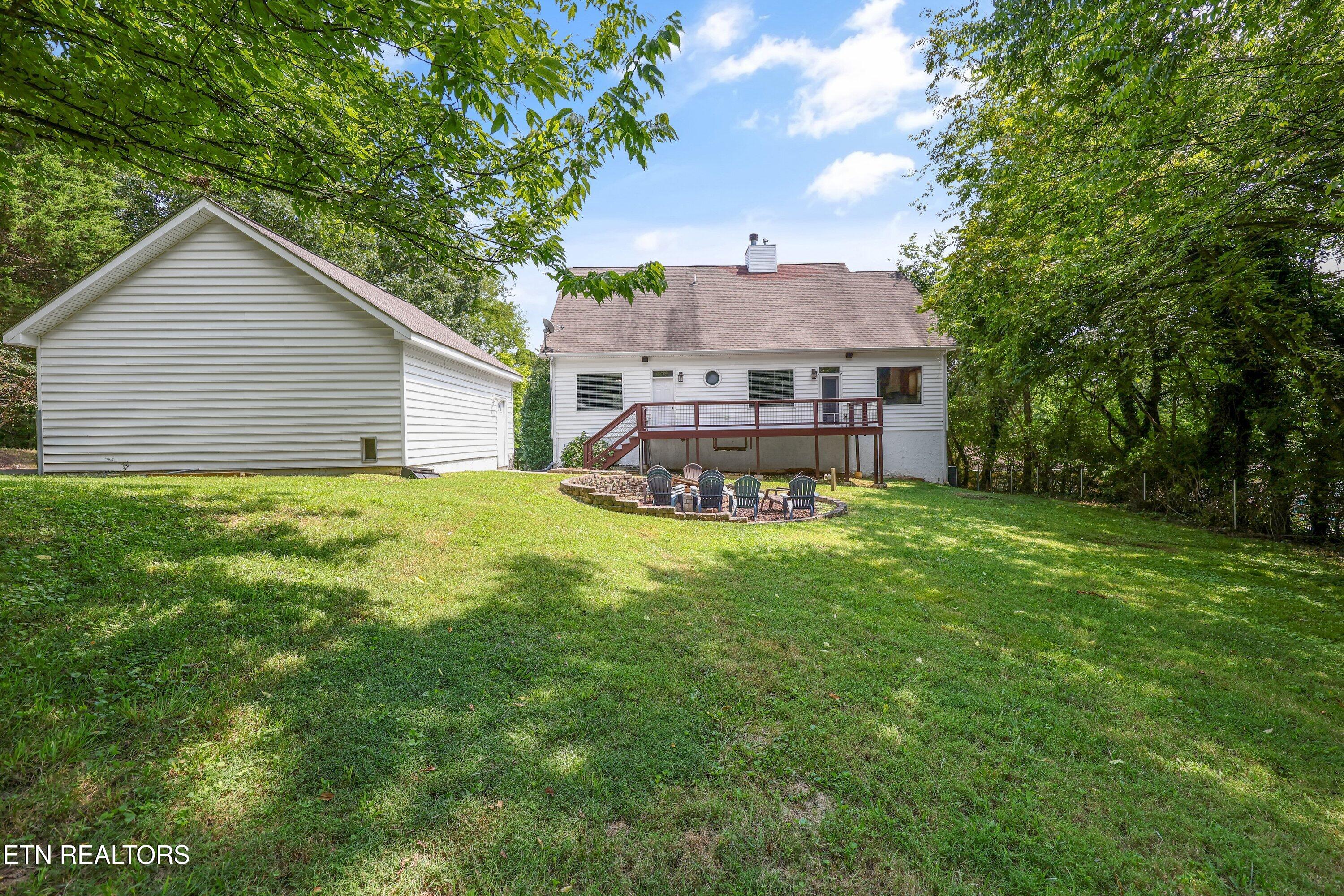 9913 Bluegrass Rd