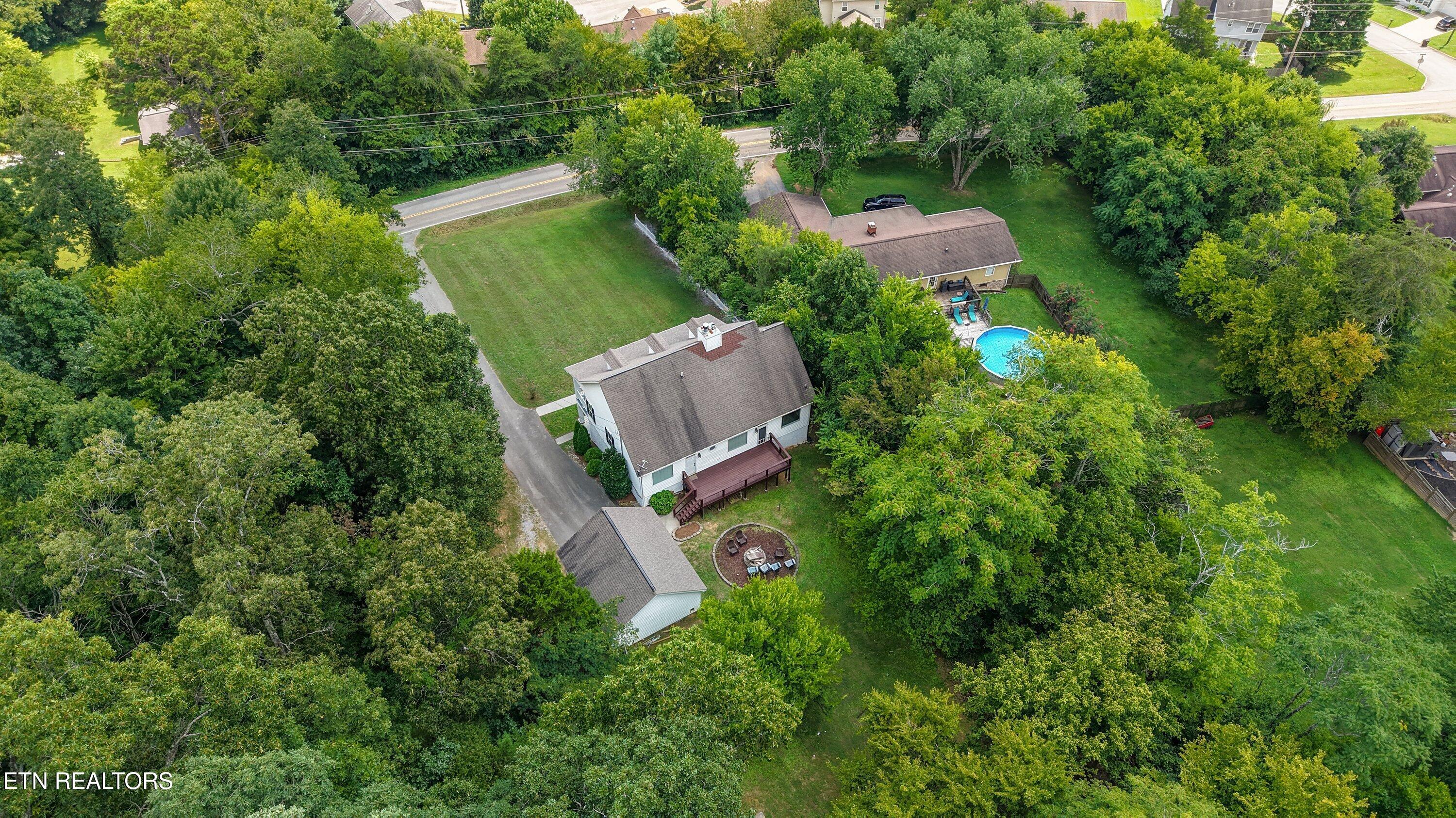 9913 Bluegrass Rd