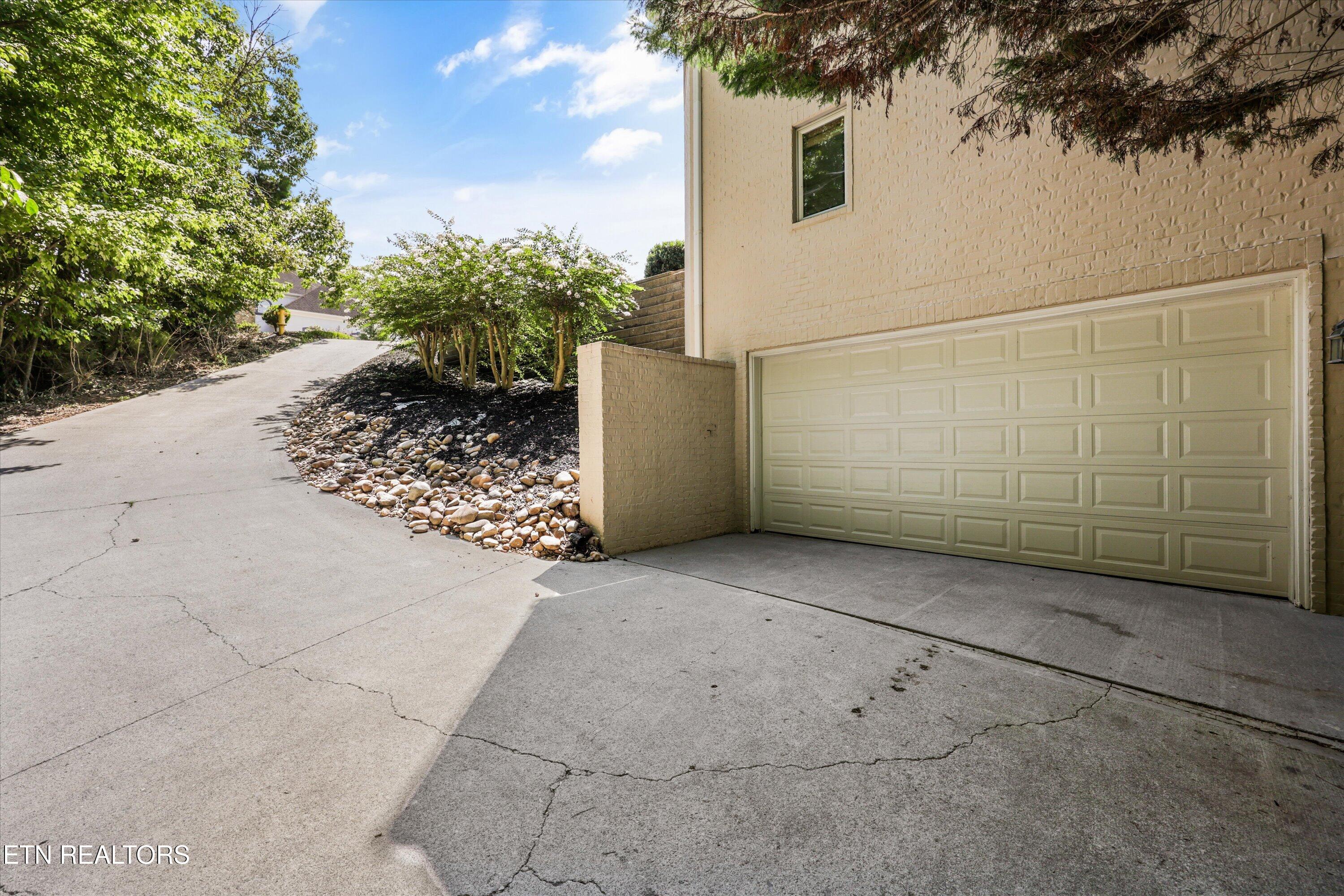 10315 N River Tr