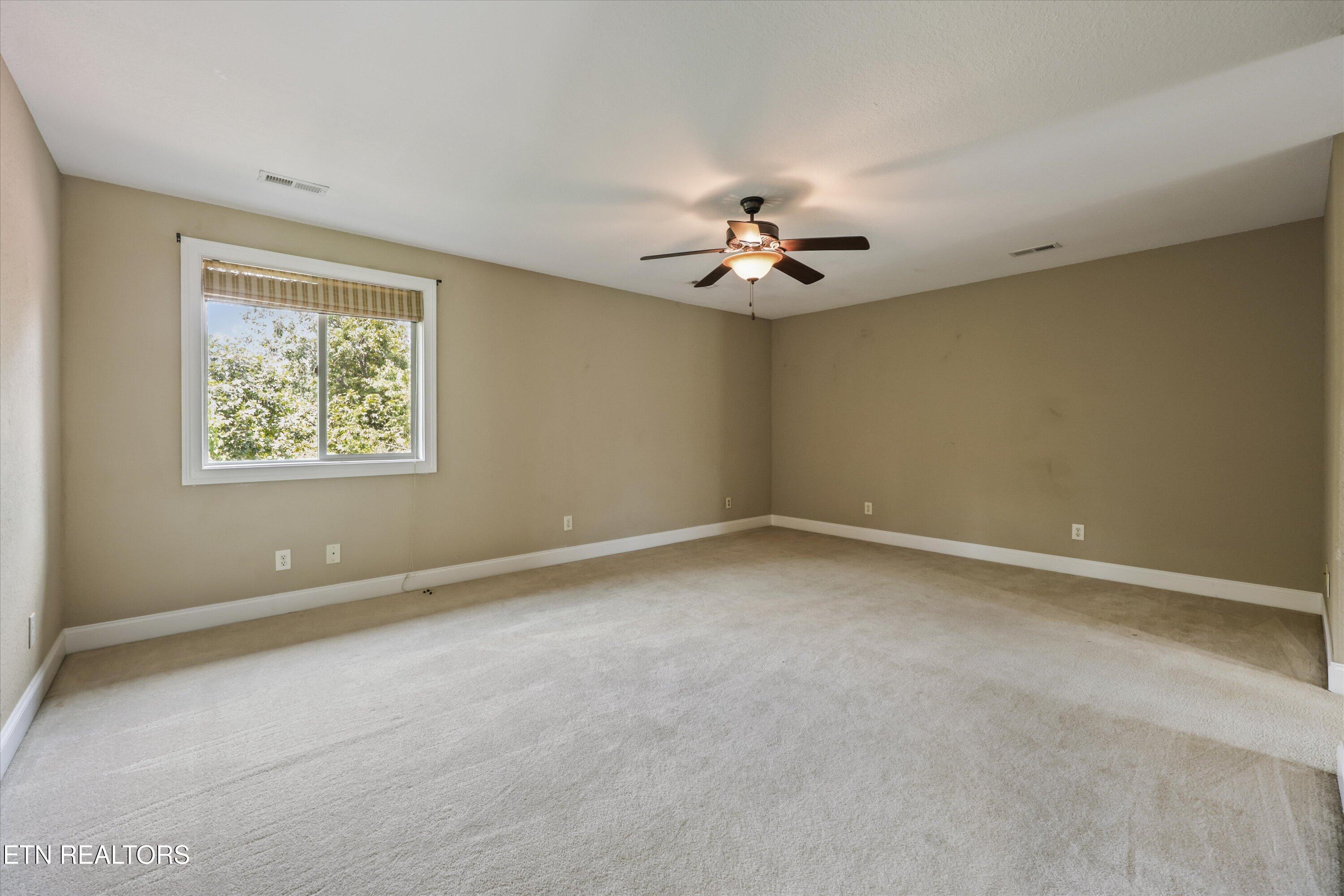 10315 N River Tr