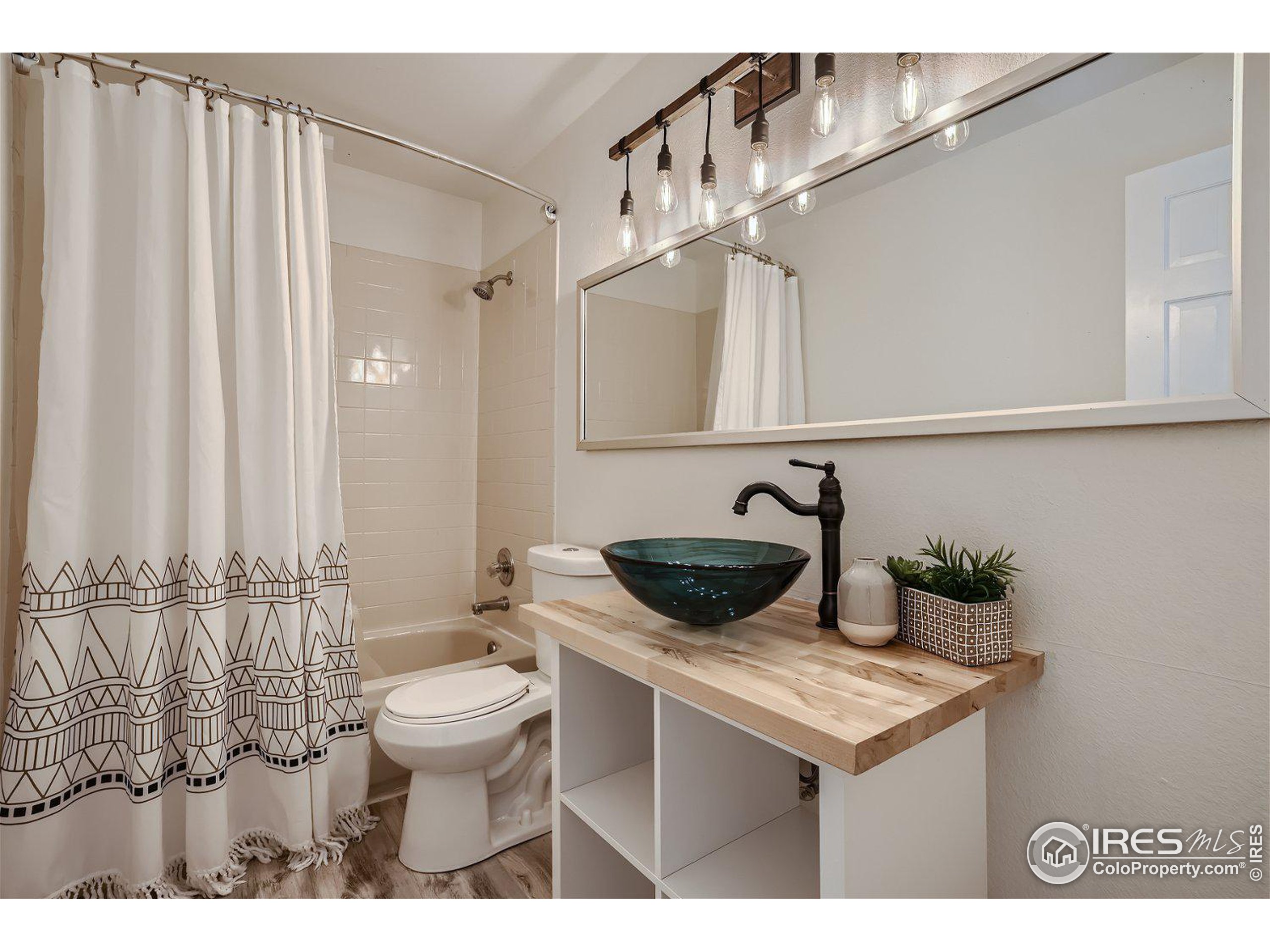 5435 Indian Summer Ct