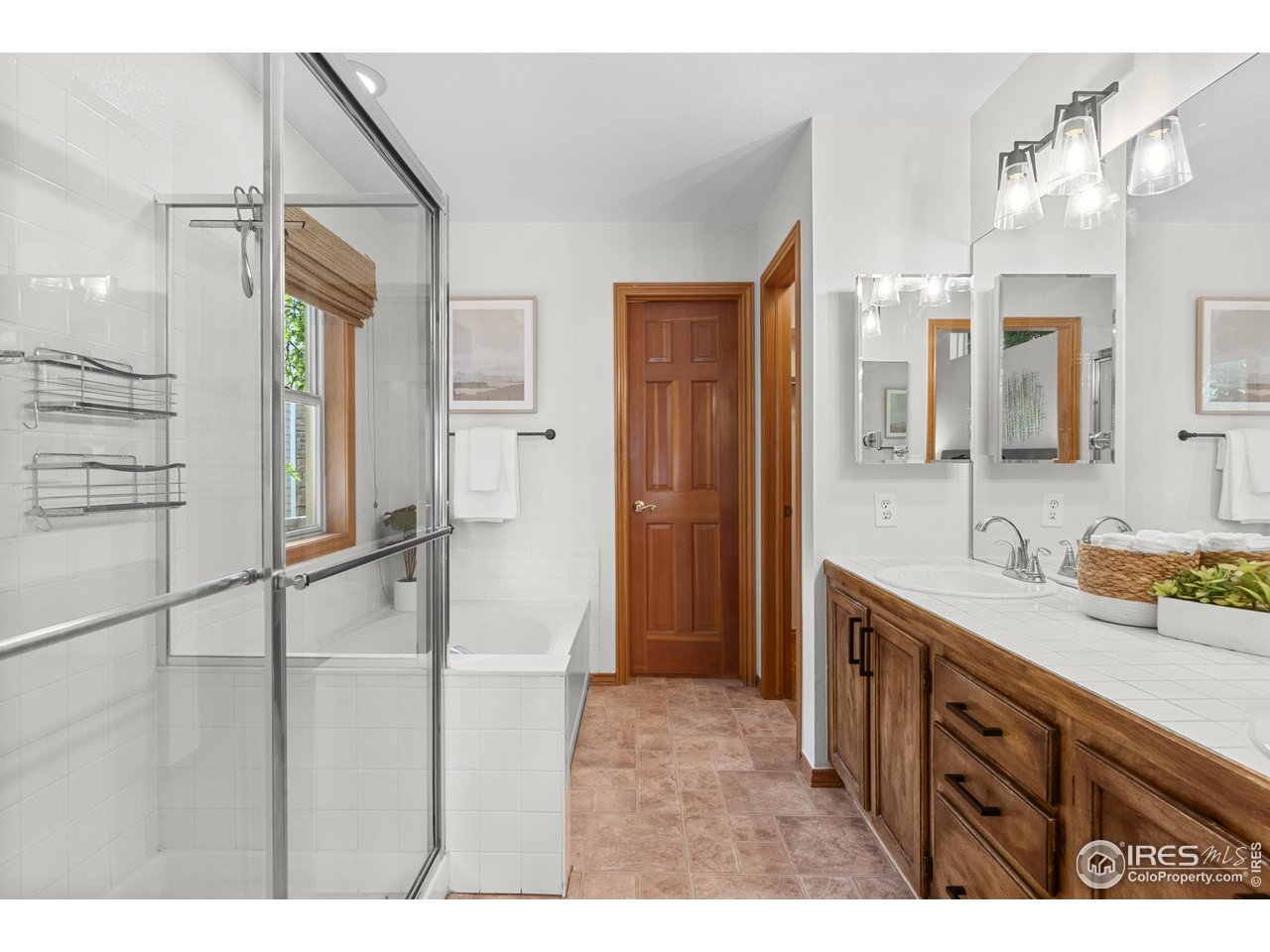 5562 High Country Ct