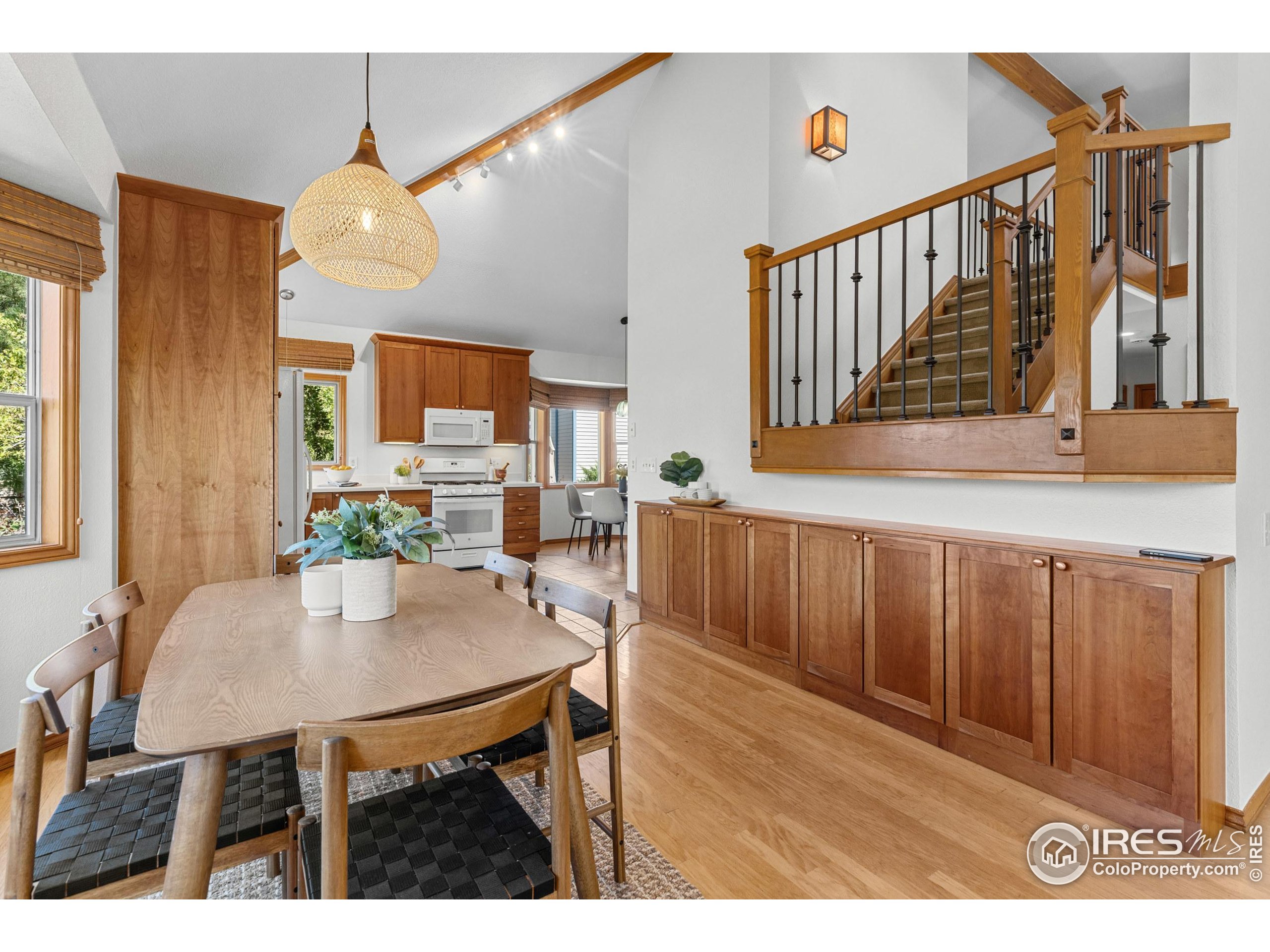 5562 High Country Ct