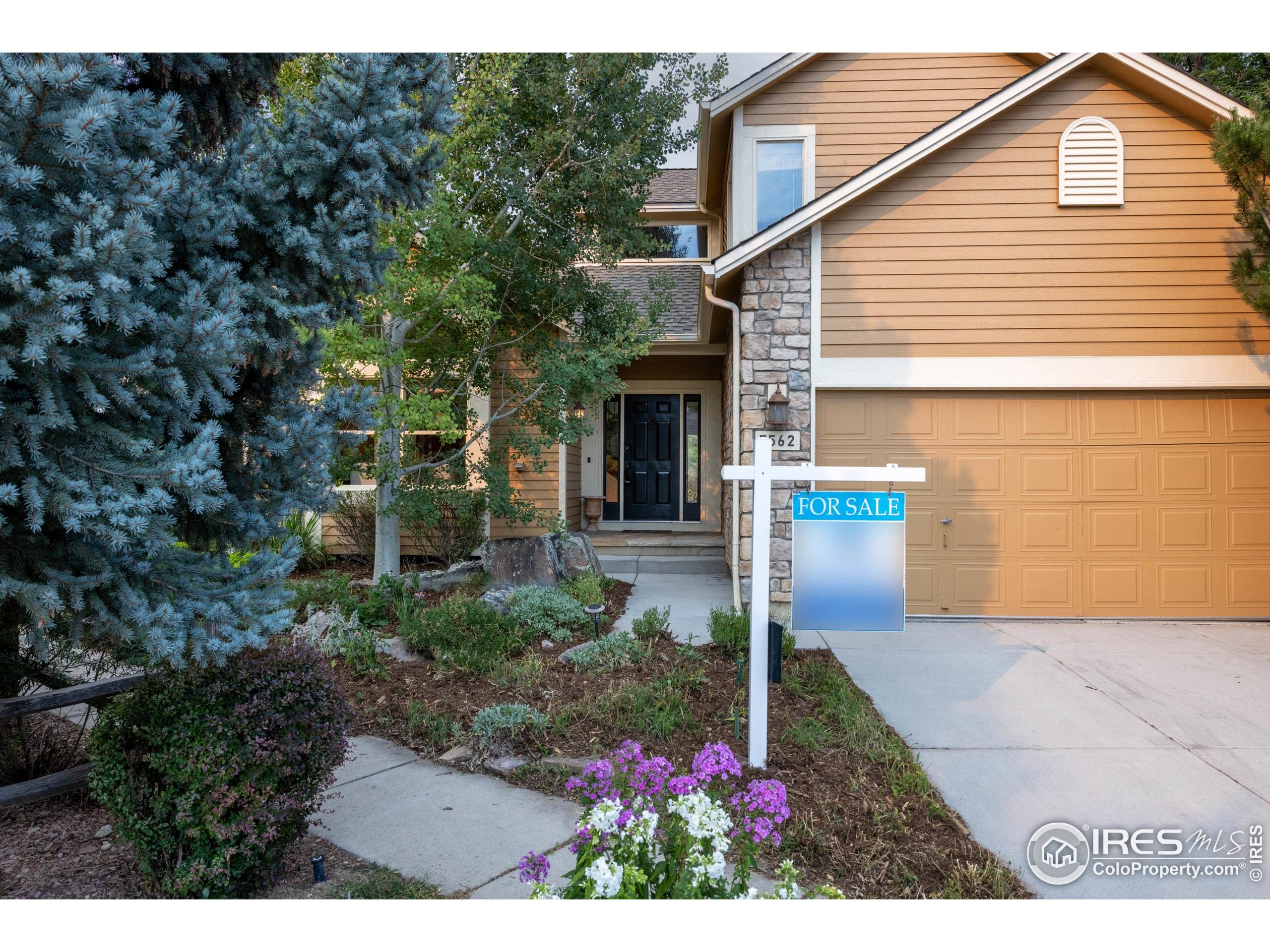 5562 High Country Ct