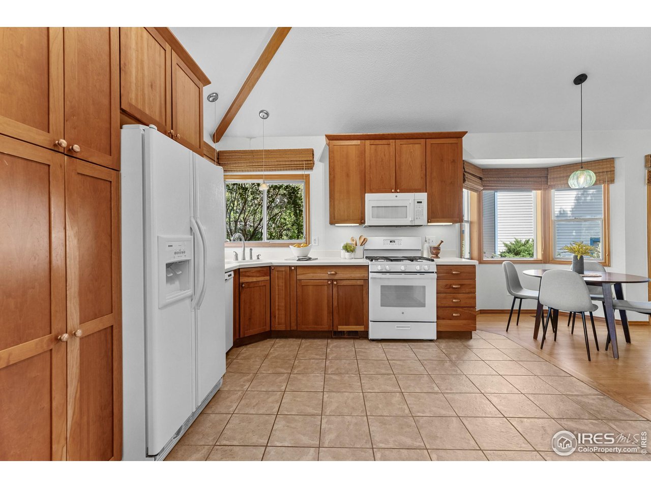 5562 High Country Ct