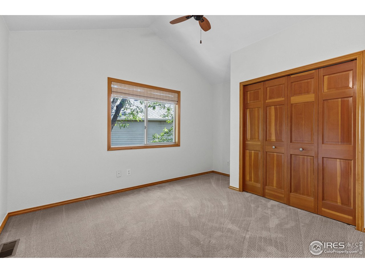 5562 High Country Ct