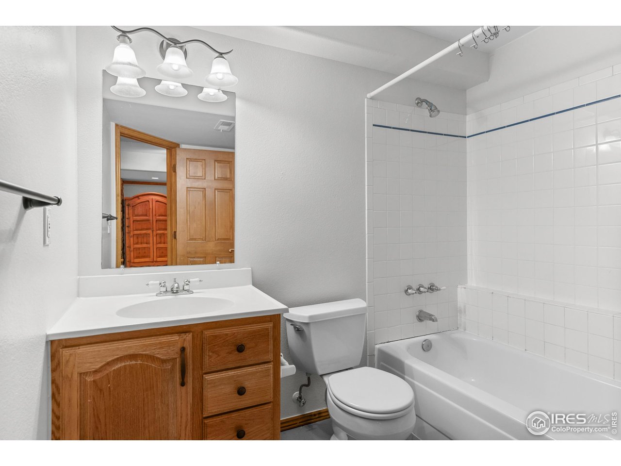 5562 High Country Ct