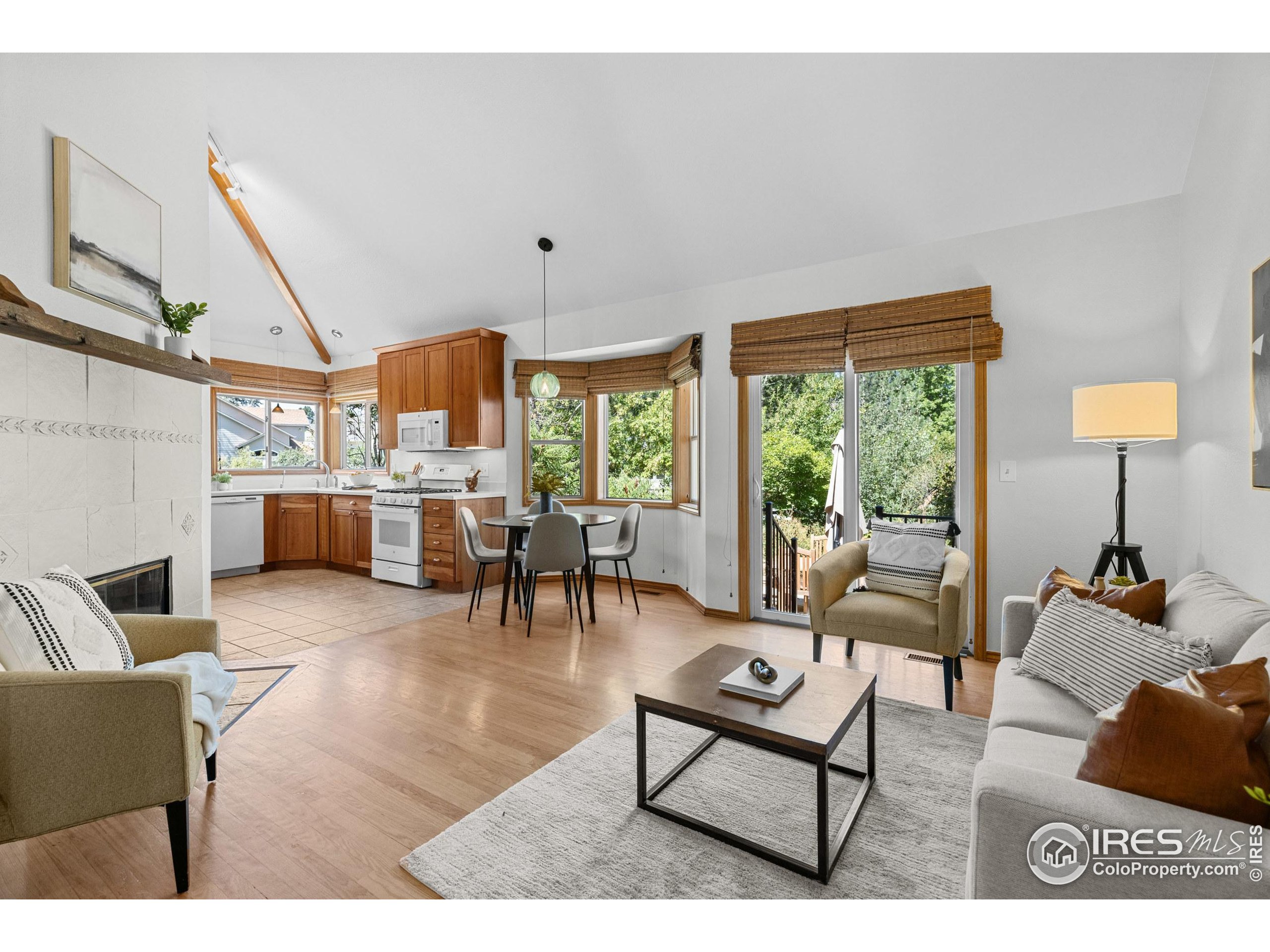 5562 High Country Ct