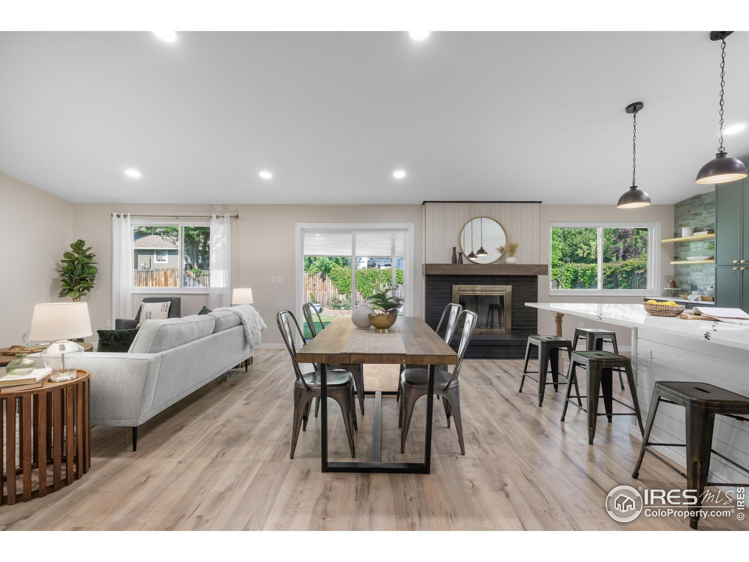 8195 Field Ct