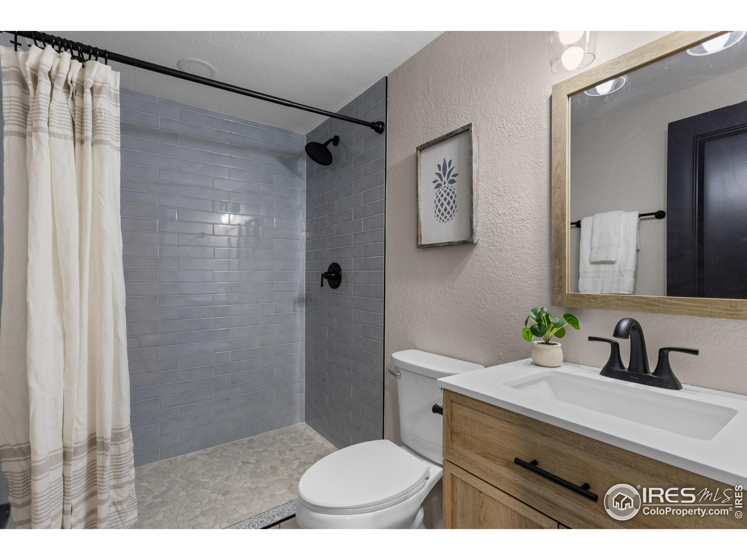 8195 Field Ct
