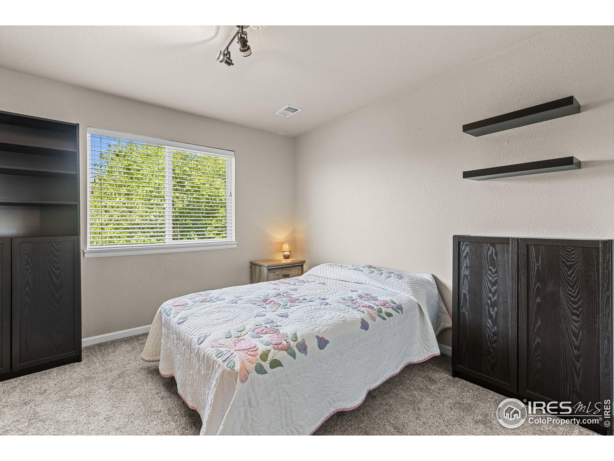1107 Crescent Dr