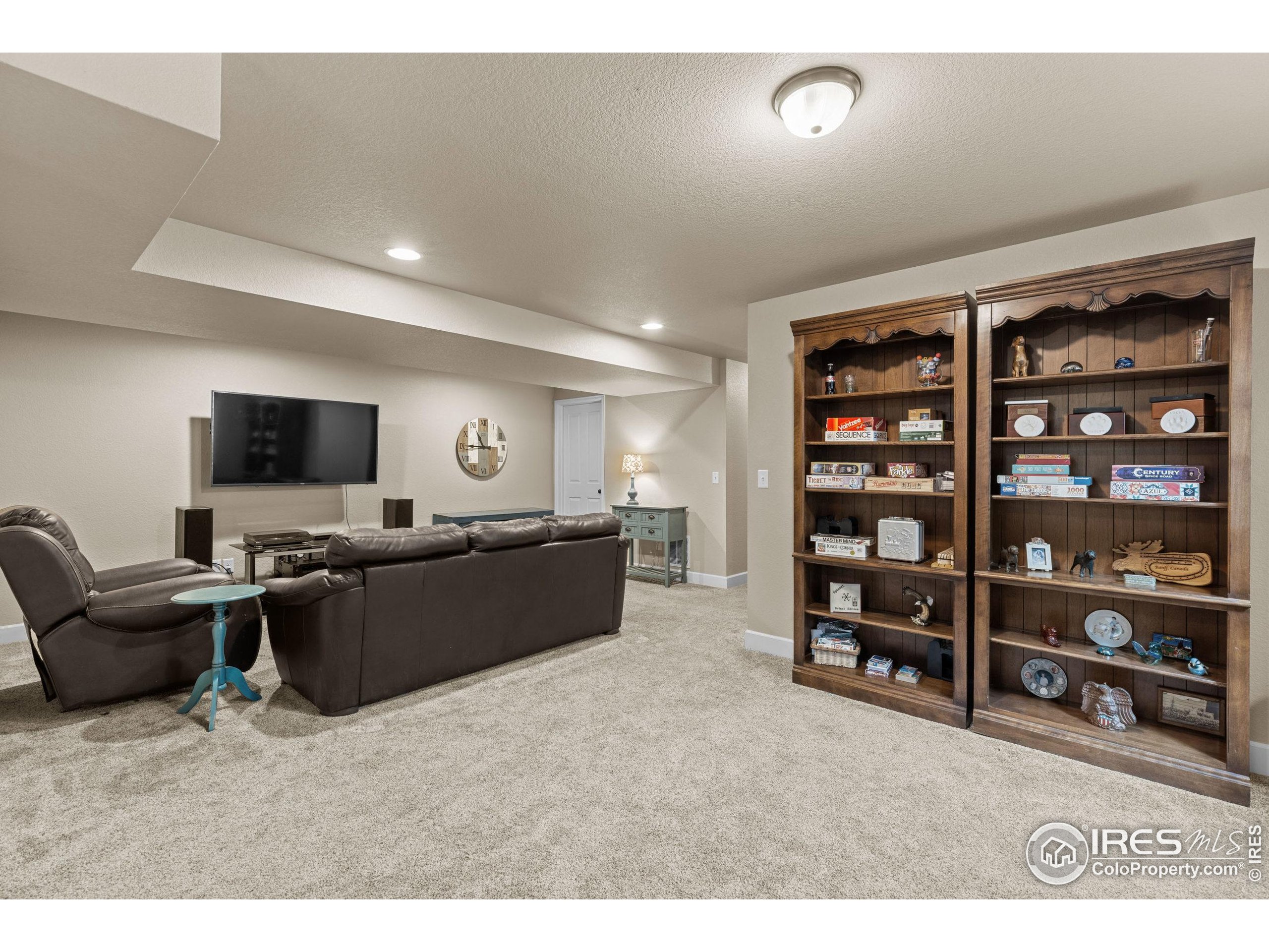 1107 Crescent Dr