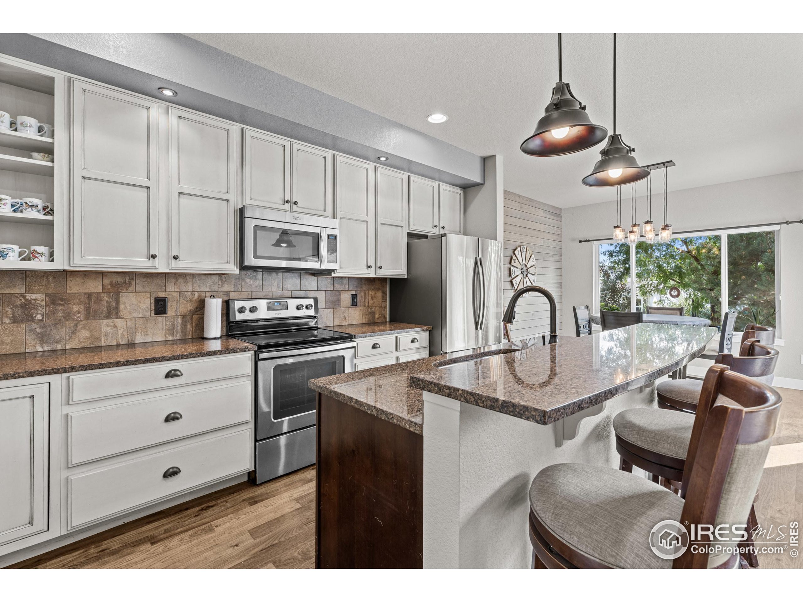 1107 Crescent Dr
