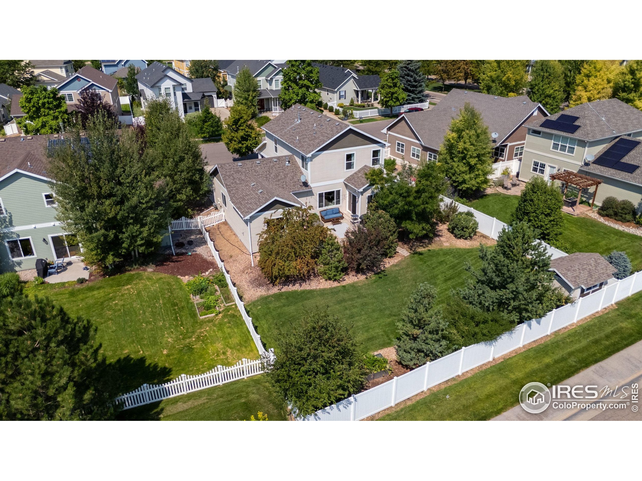 1107 Crescent Dr