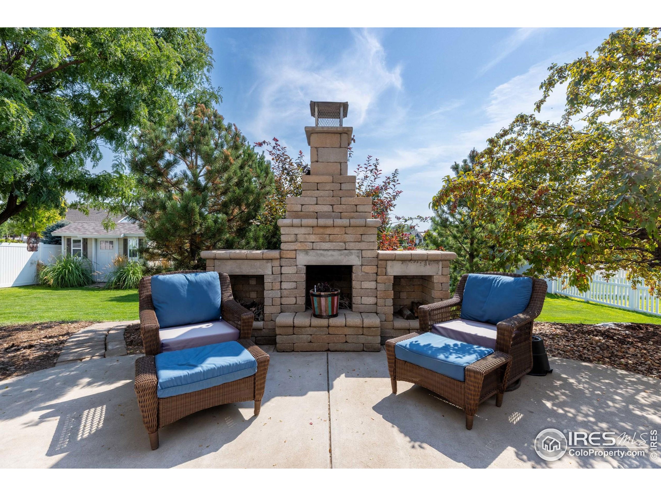 1107 Crescent Dr