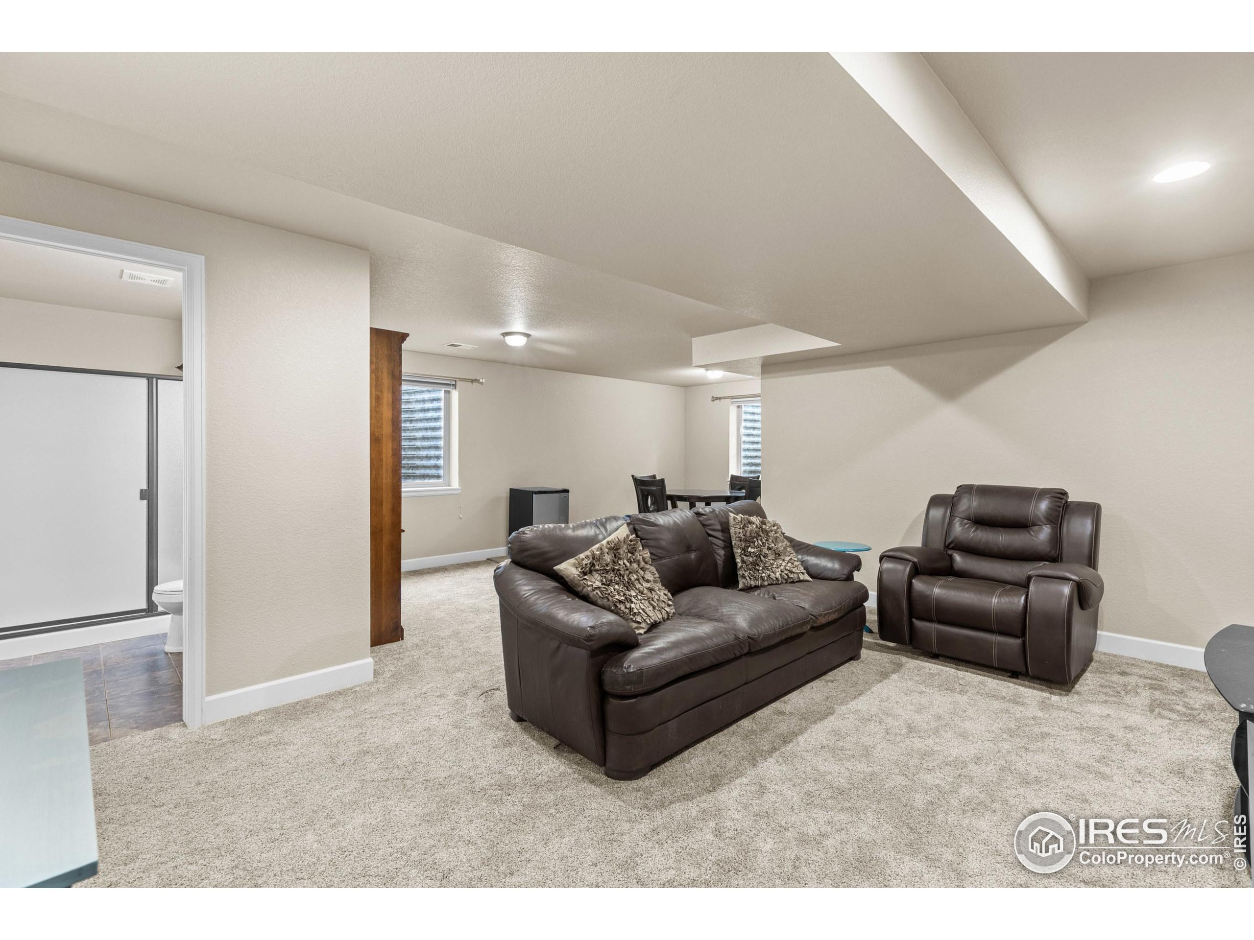 1107 Crescent Dr