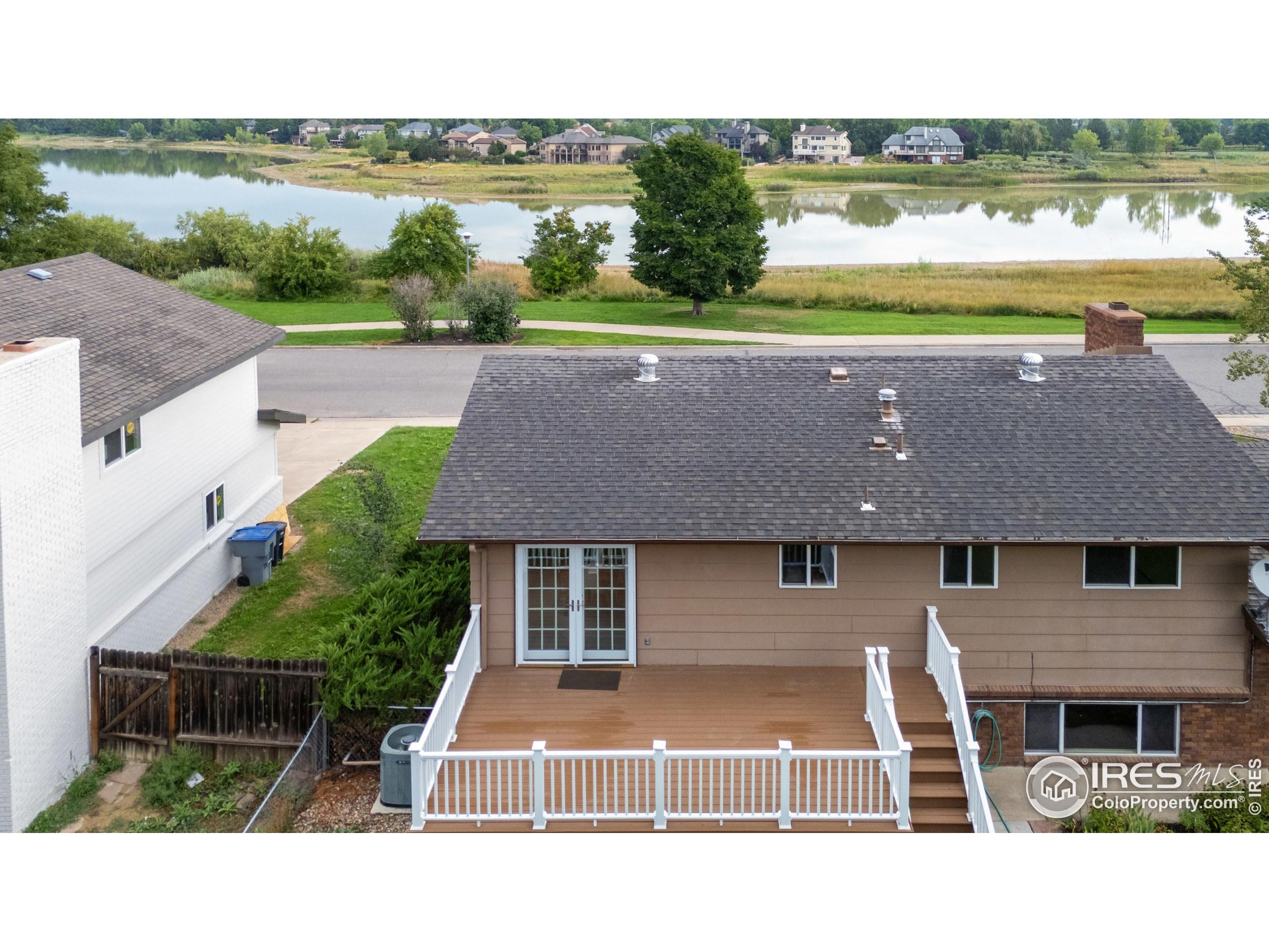 2959 Lakeshore Dr