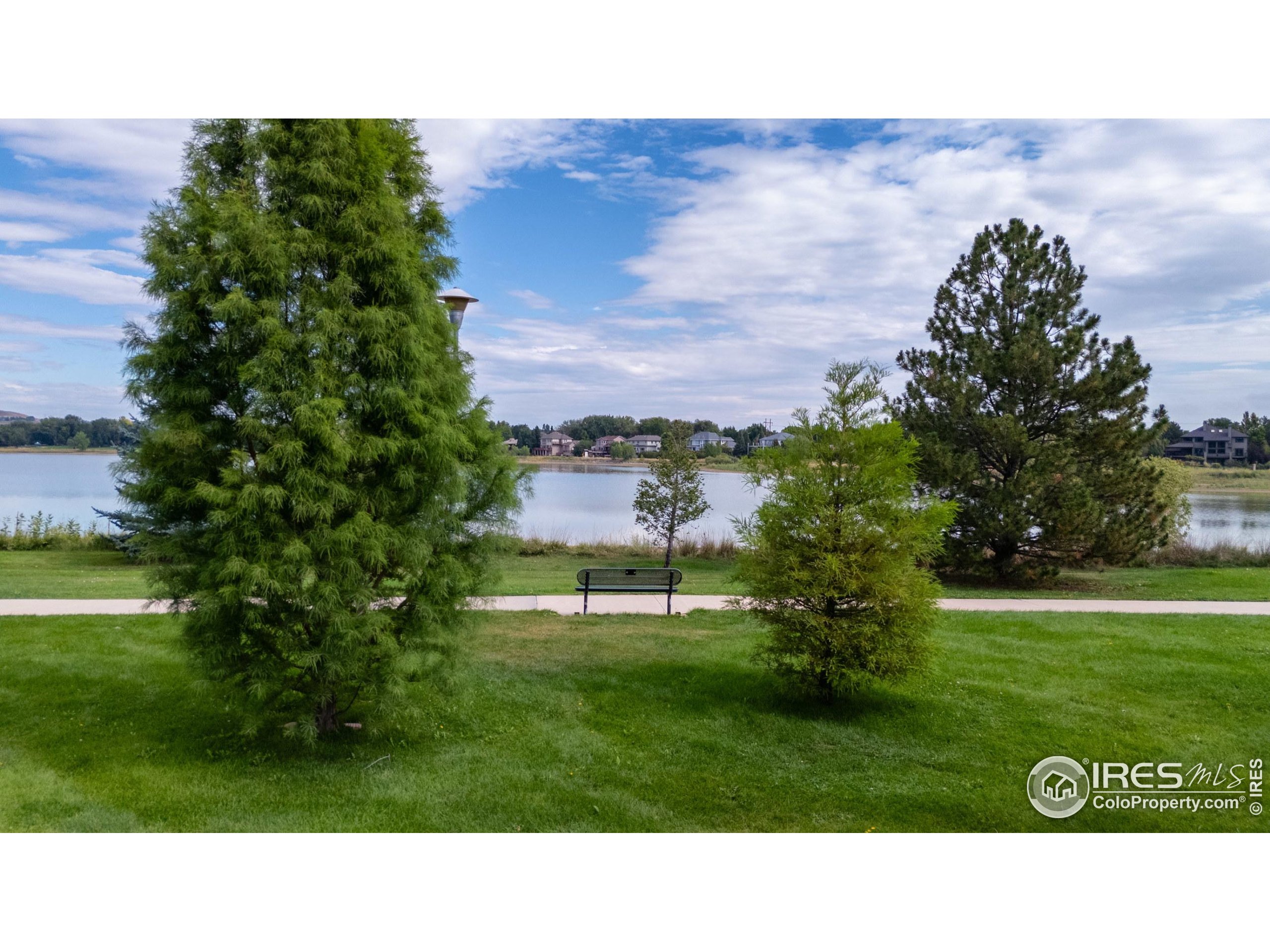 2959 Lakeshore Dr