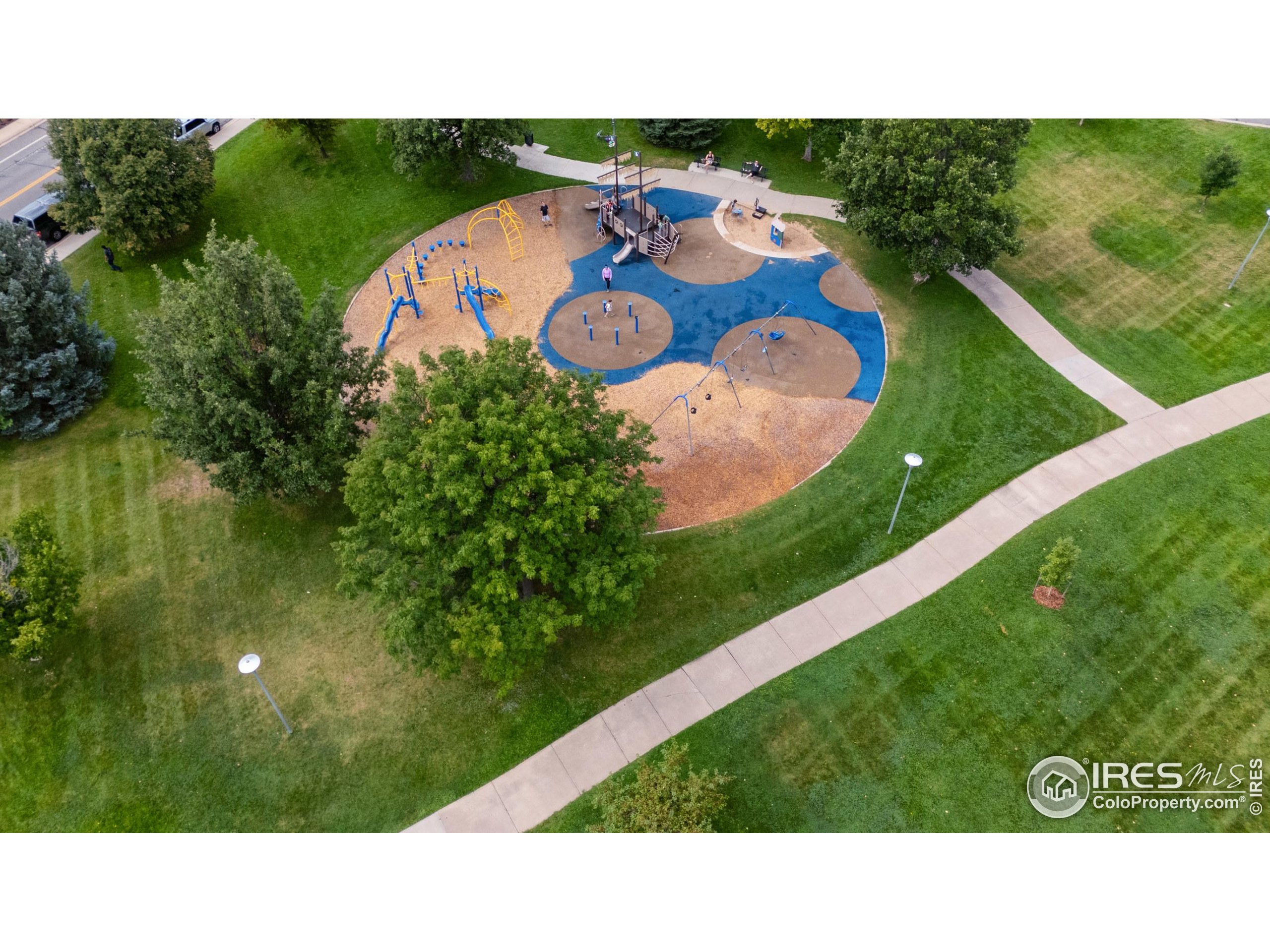 2959 Lakeshore Dr