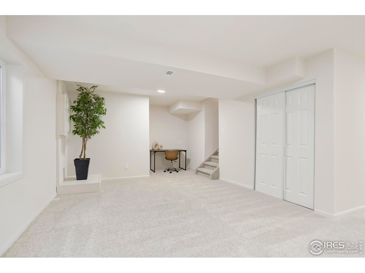 5619 Blue Mountain Cir