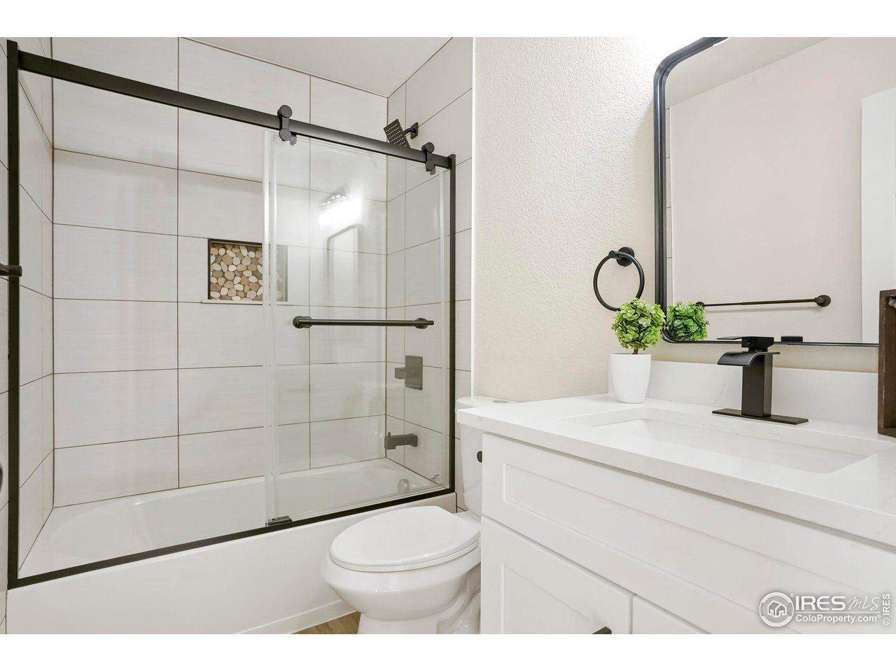 5619 Blue Mountain Cir