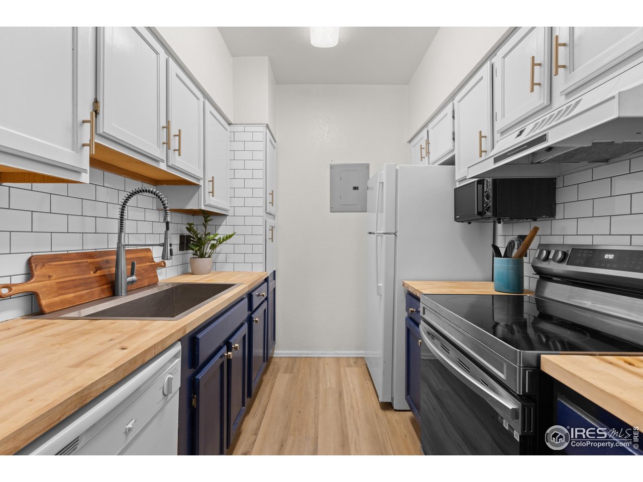 7447 Singing Hills Ct Q-202