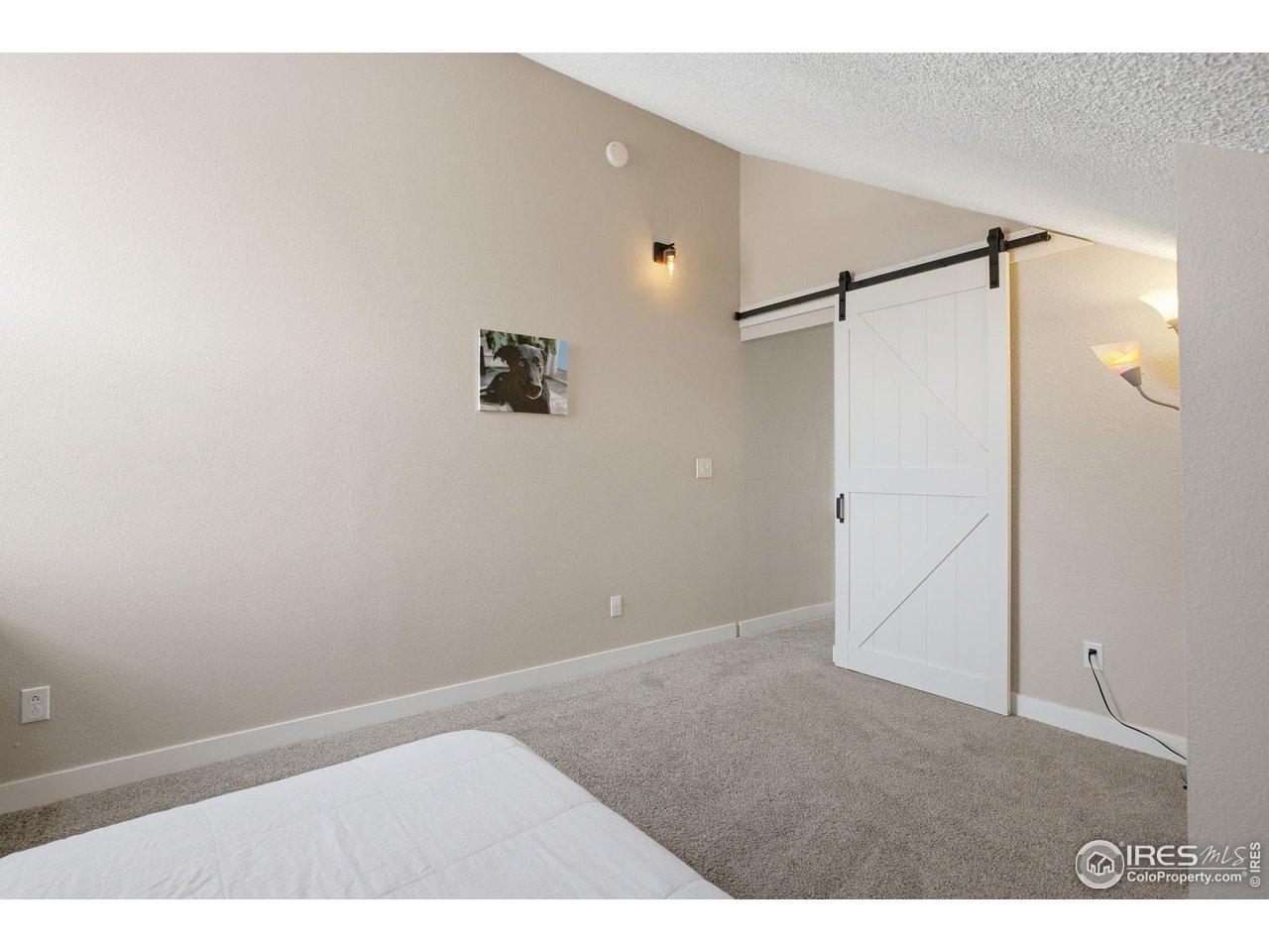 7436 Singing Hills Ct