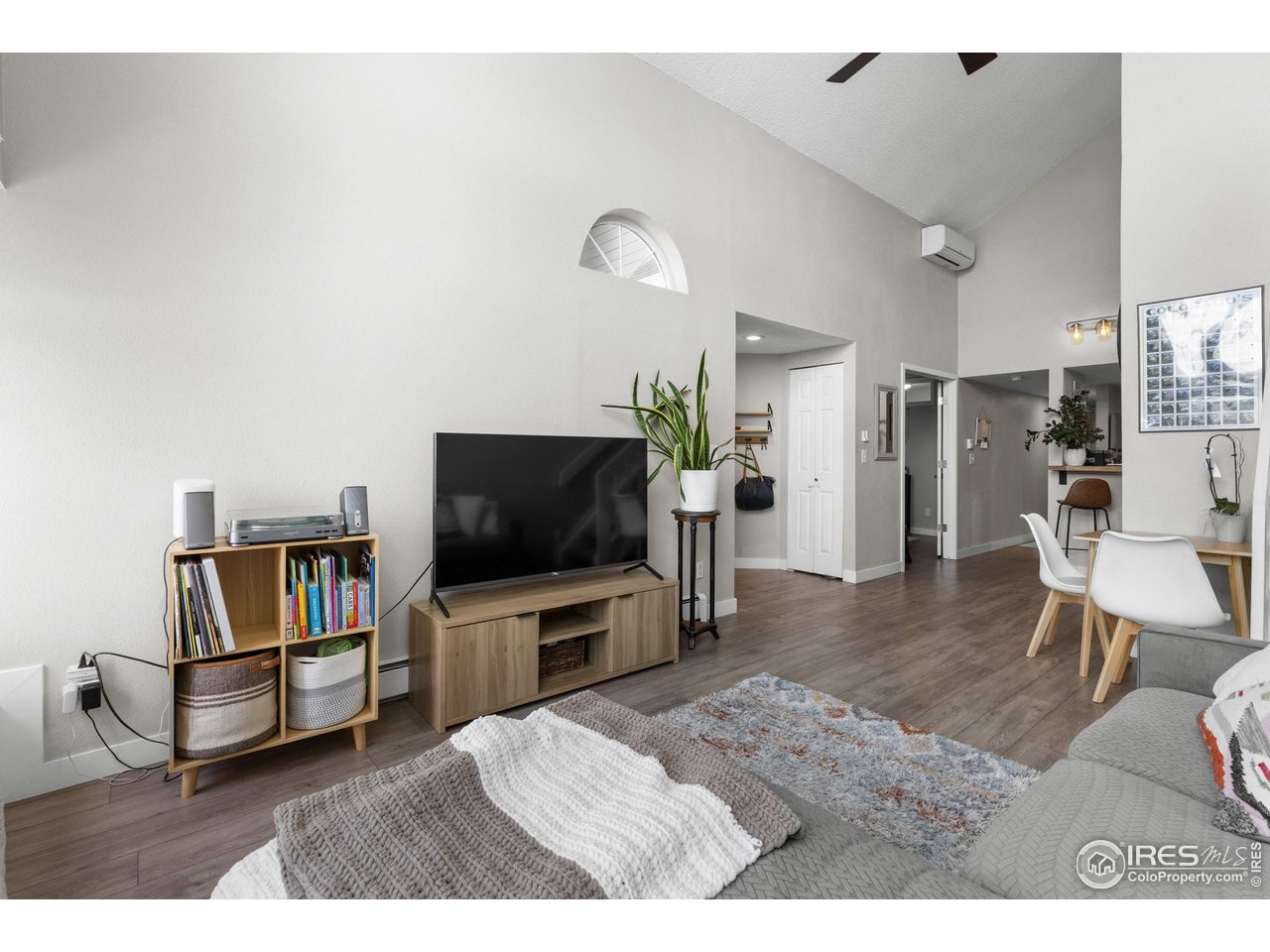 7436 Singing Hills Ct