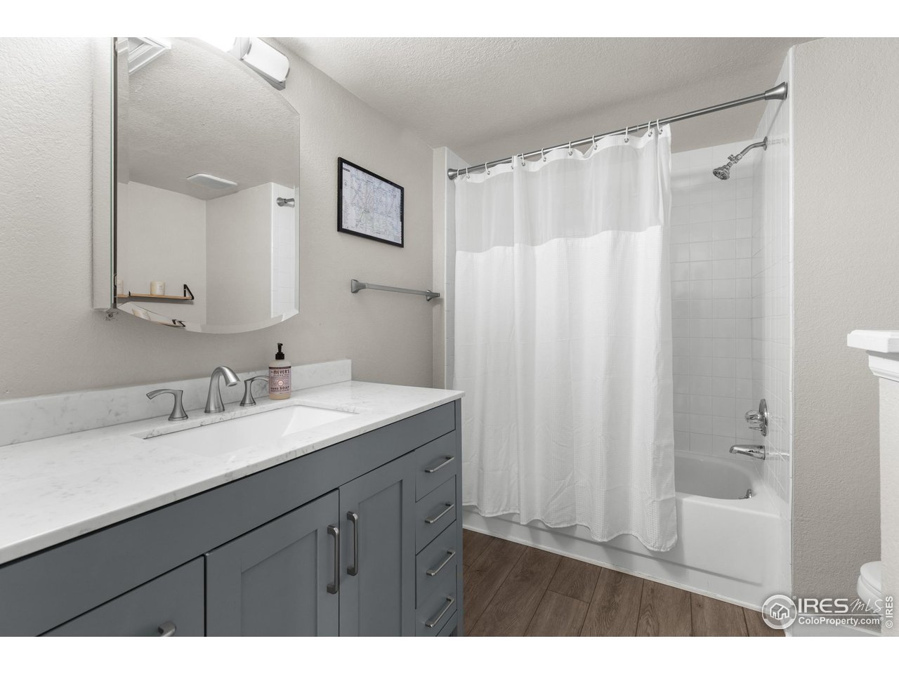 7436 Singing Hills Ct