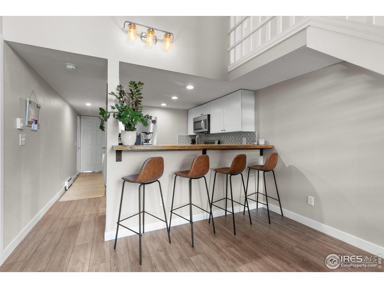 7436 Singing Hills Ct